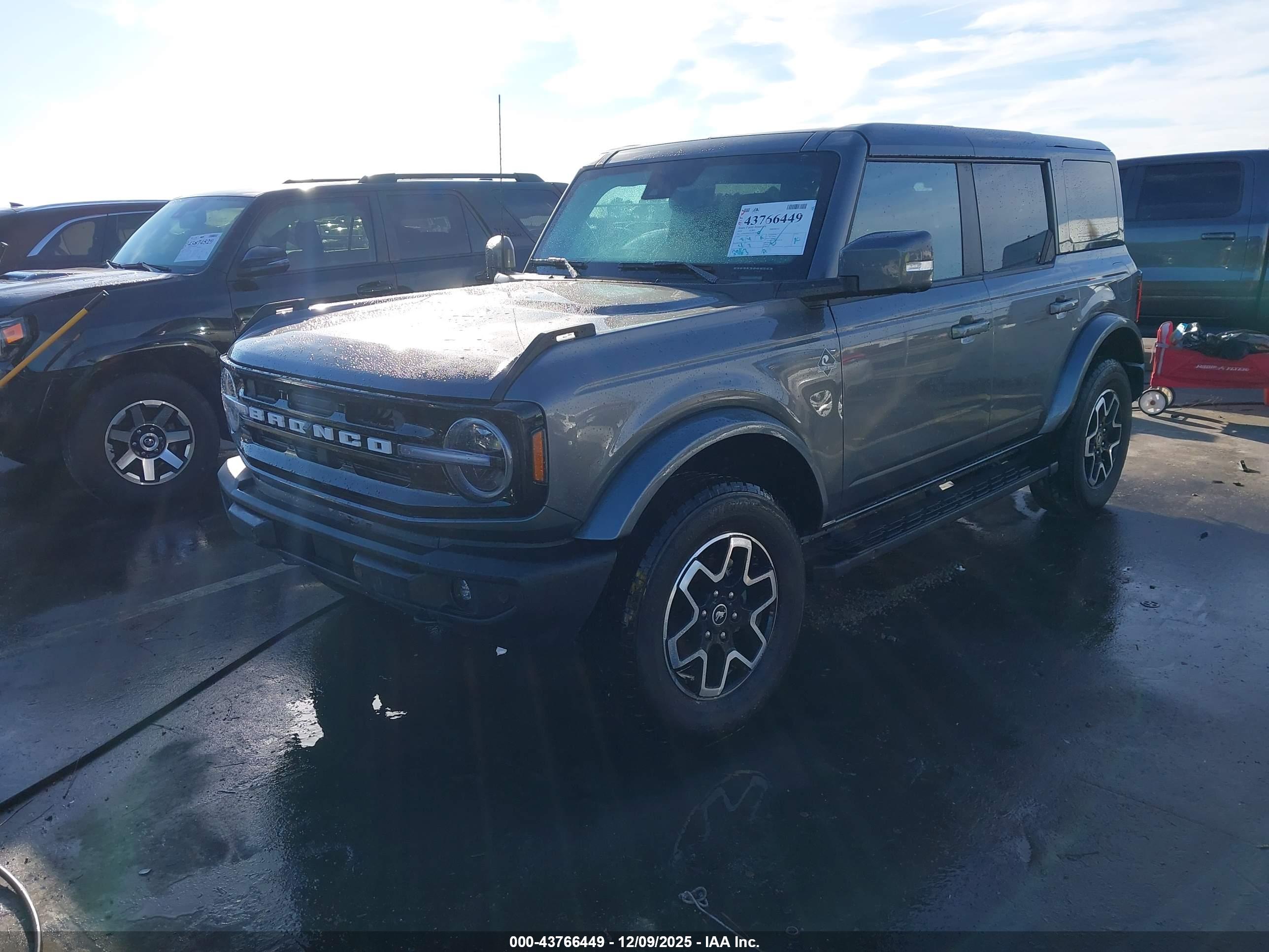 FORD BRONCO image 2