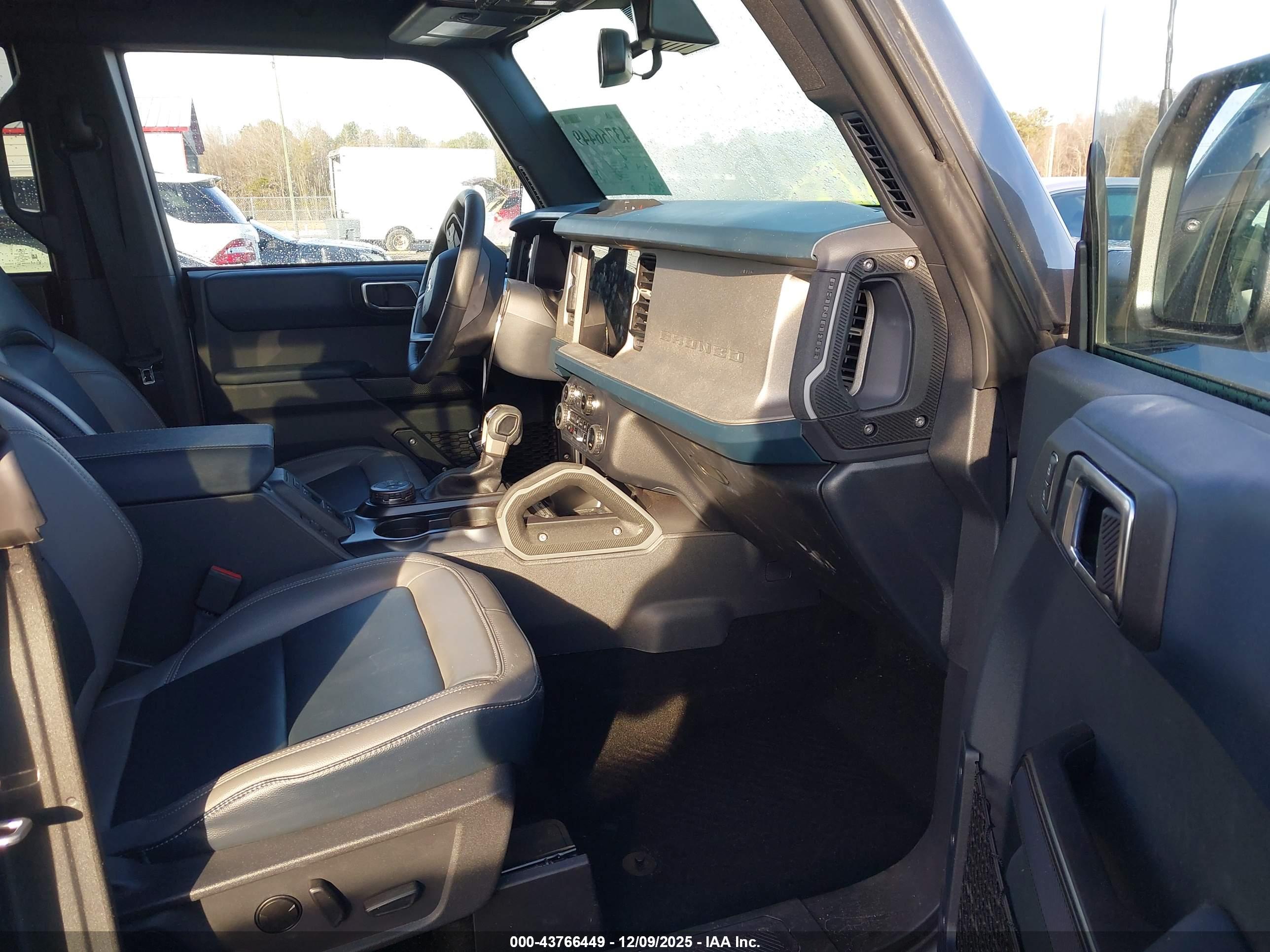 FORD BRONCO image 5