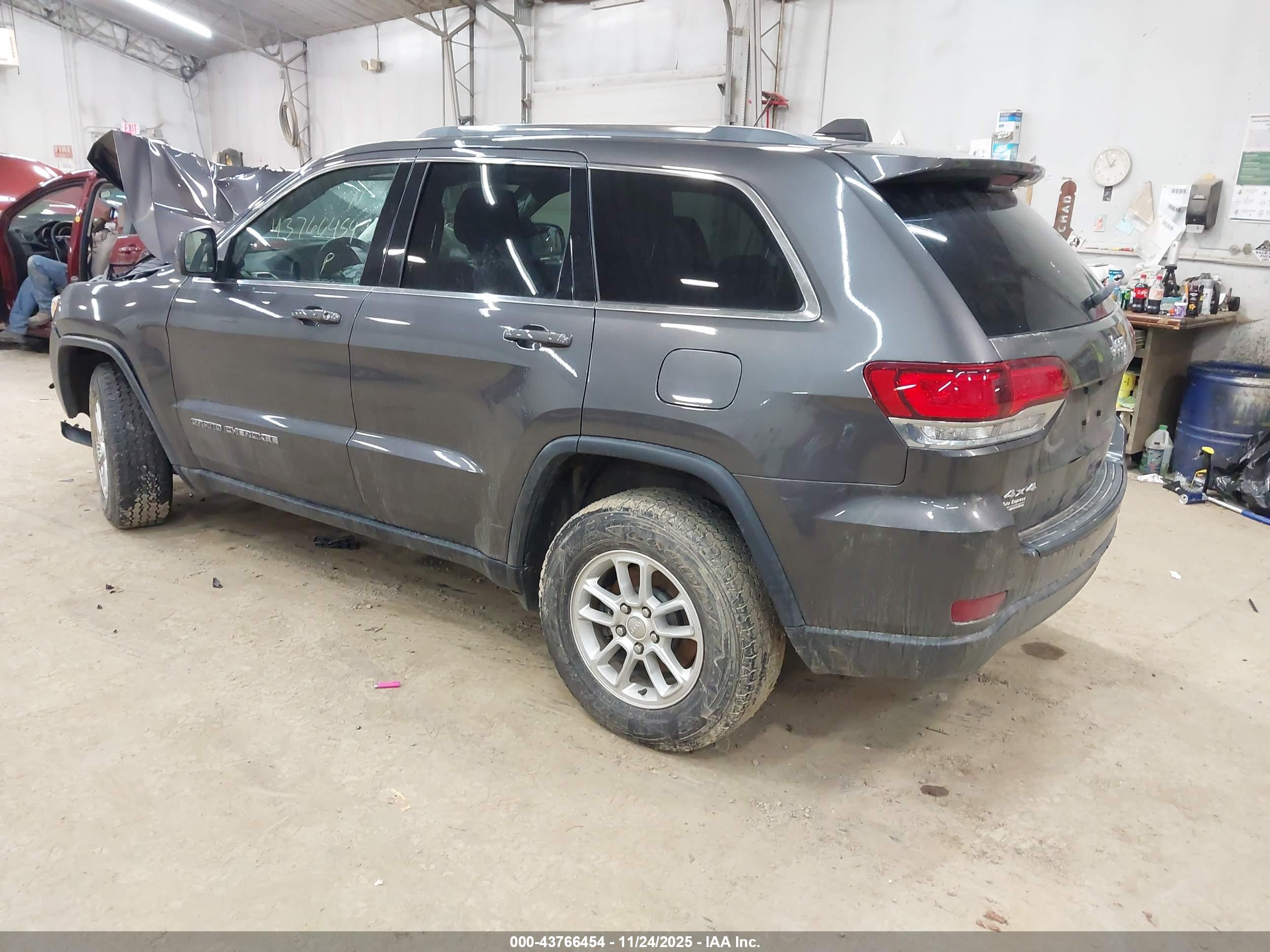 JEEP GRAND image 3
