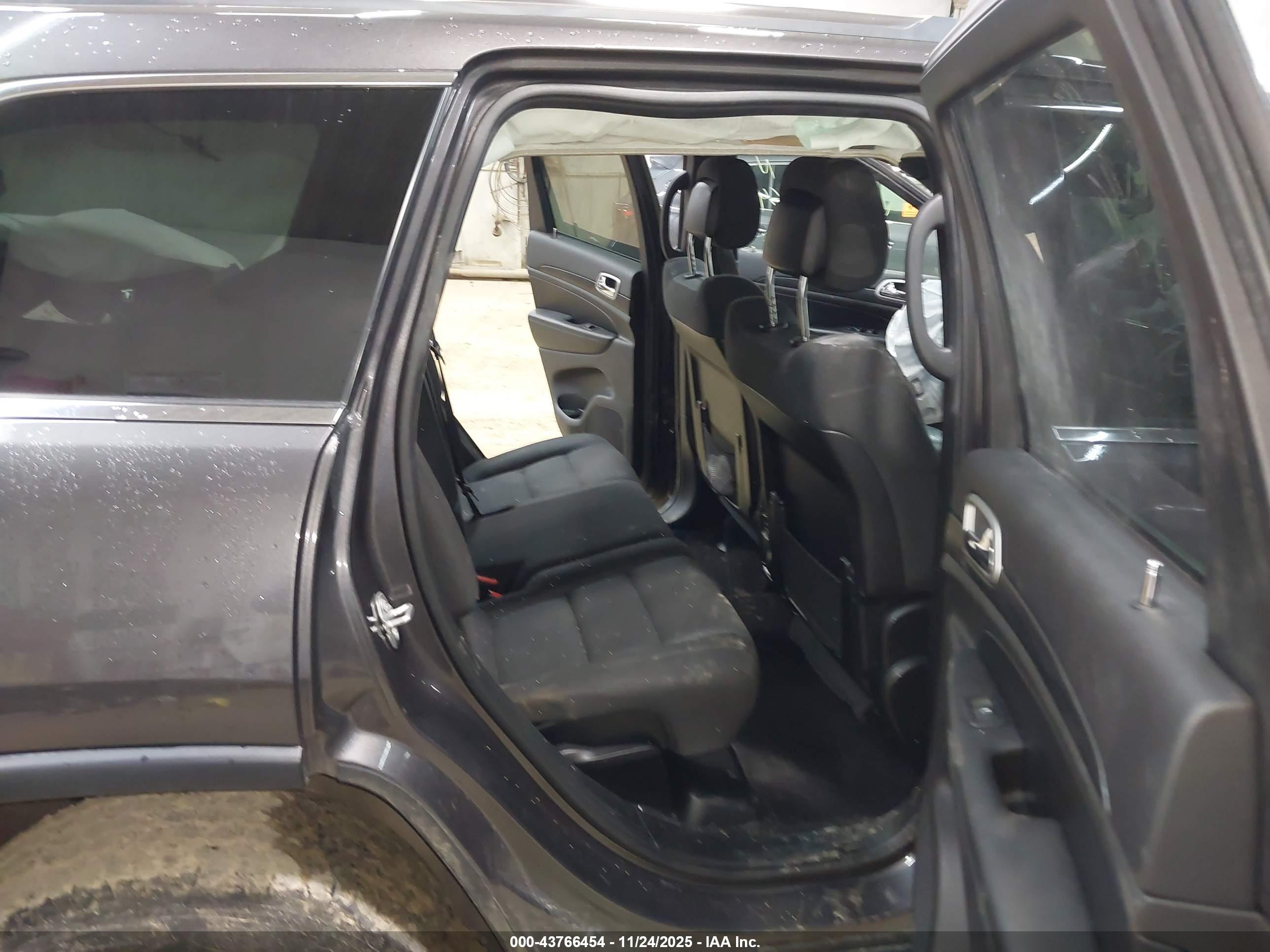 JEEP GRAND image 8