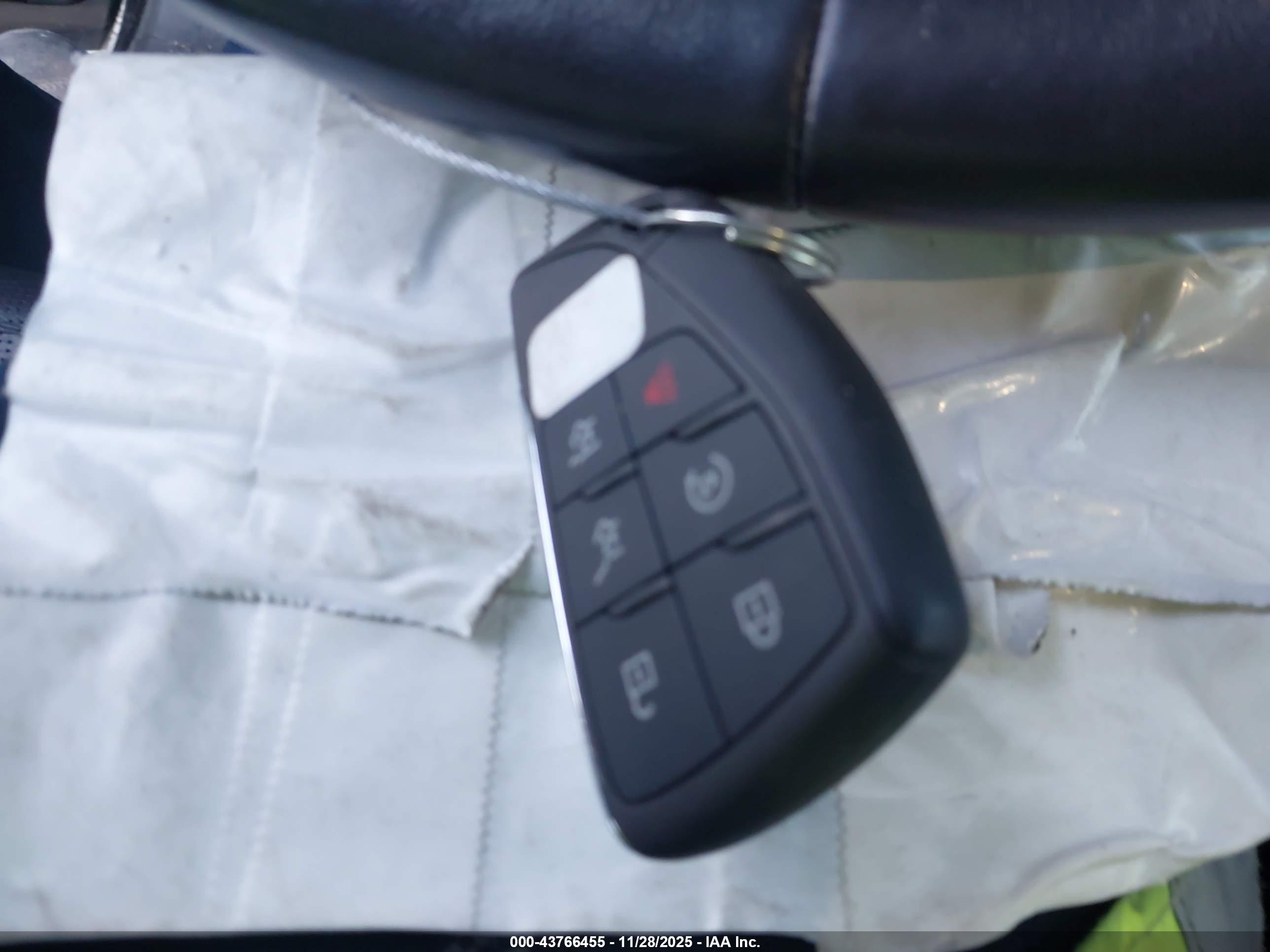CHEVROLET TAHOE image 11