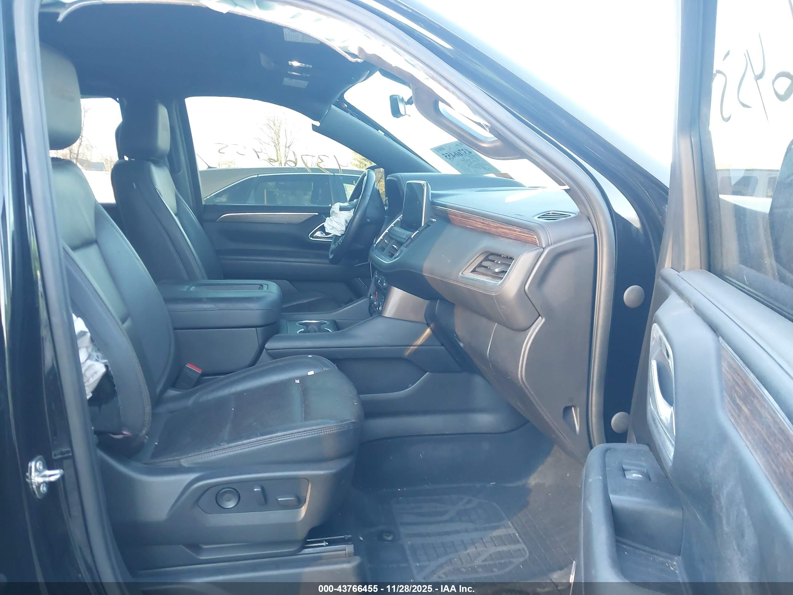 CHEVROLET TAHOE image 5