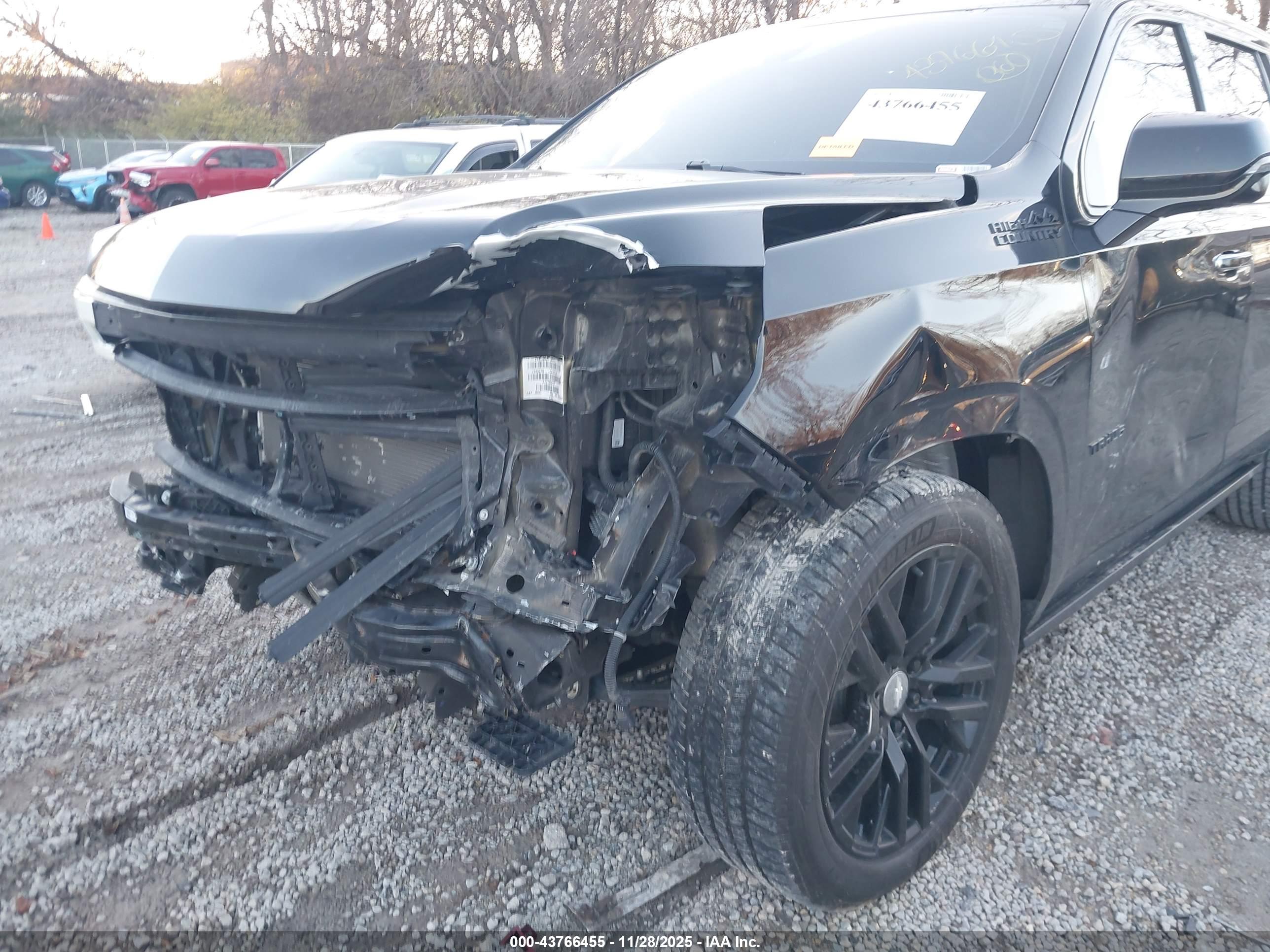 CHEVROLET TAHOE image 6