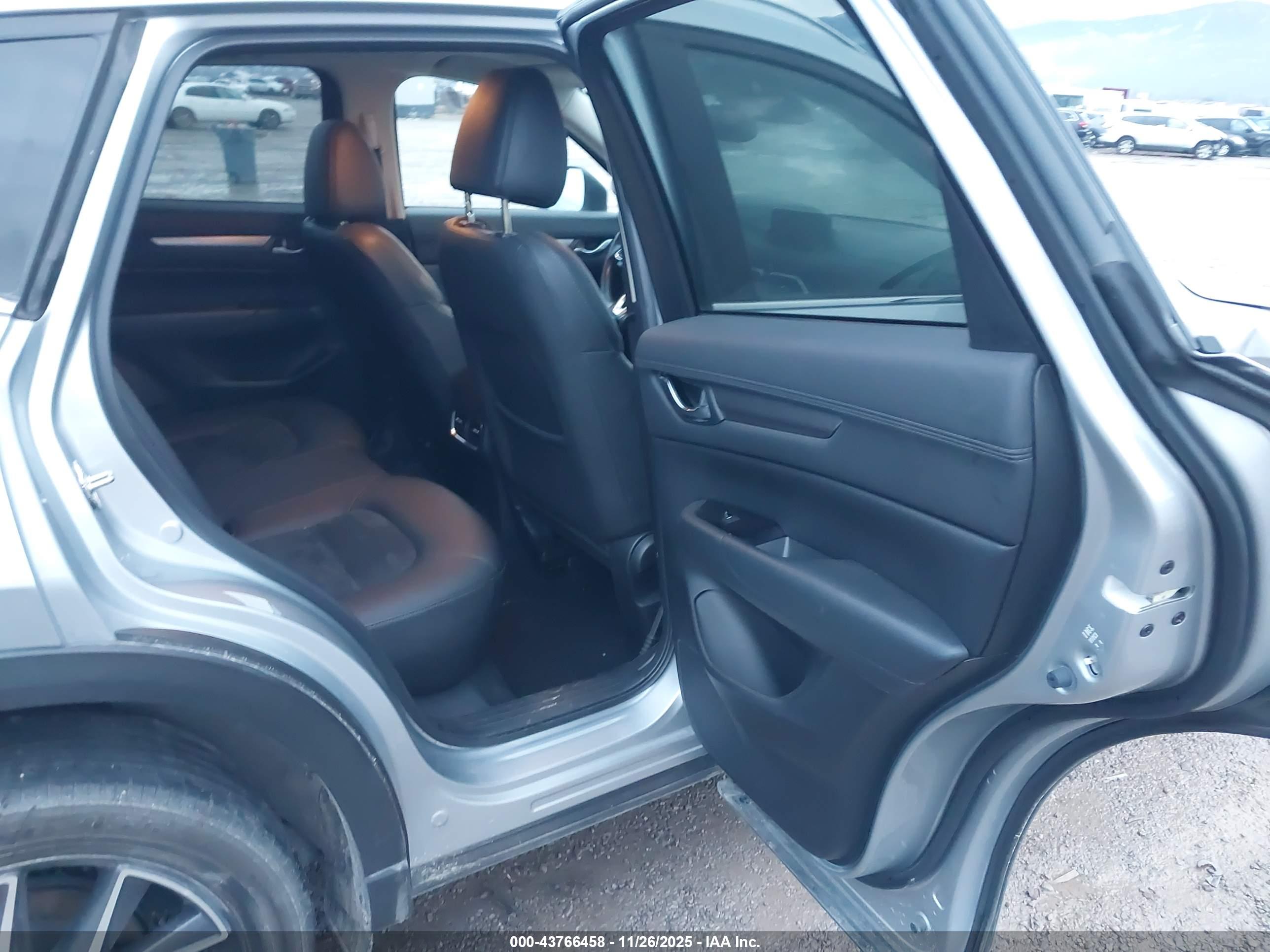 MAZDA CX-5 image 8