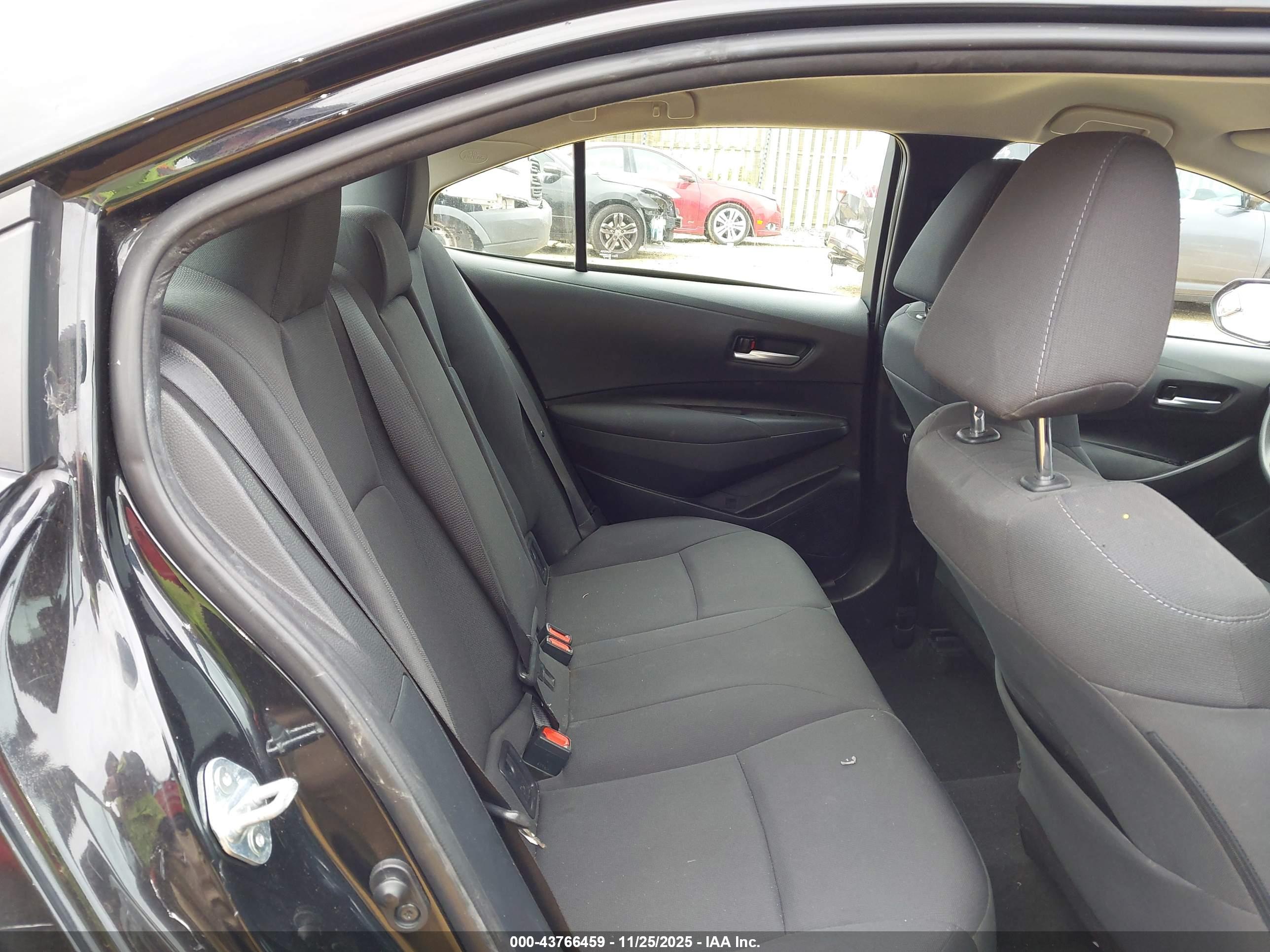 TOYOTA COROLLA image 8