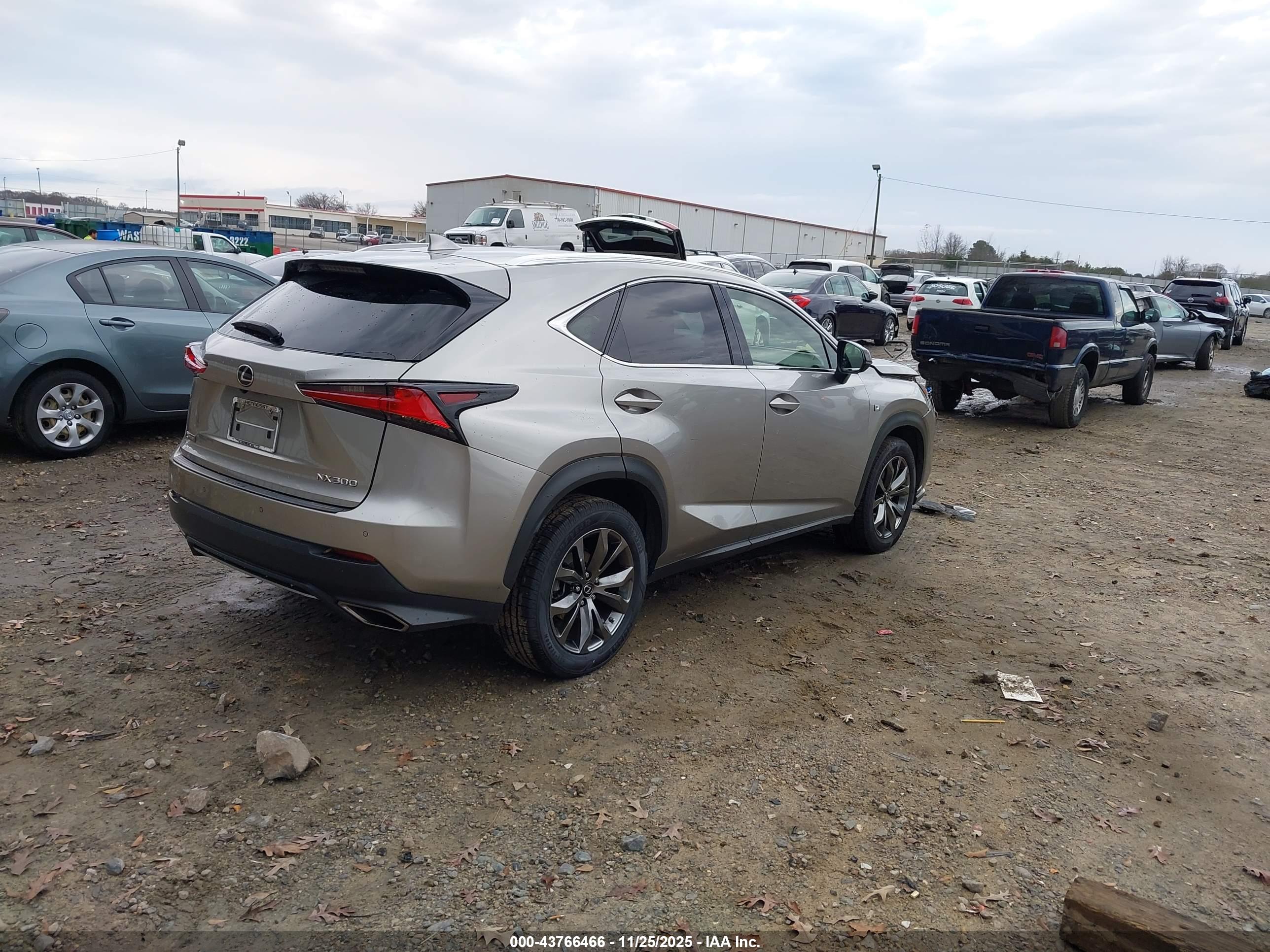 LEXUS NX image 4