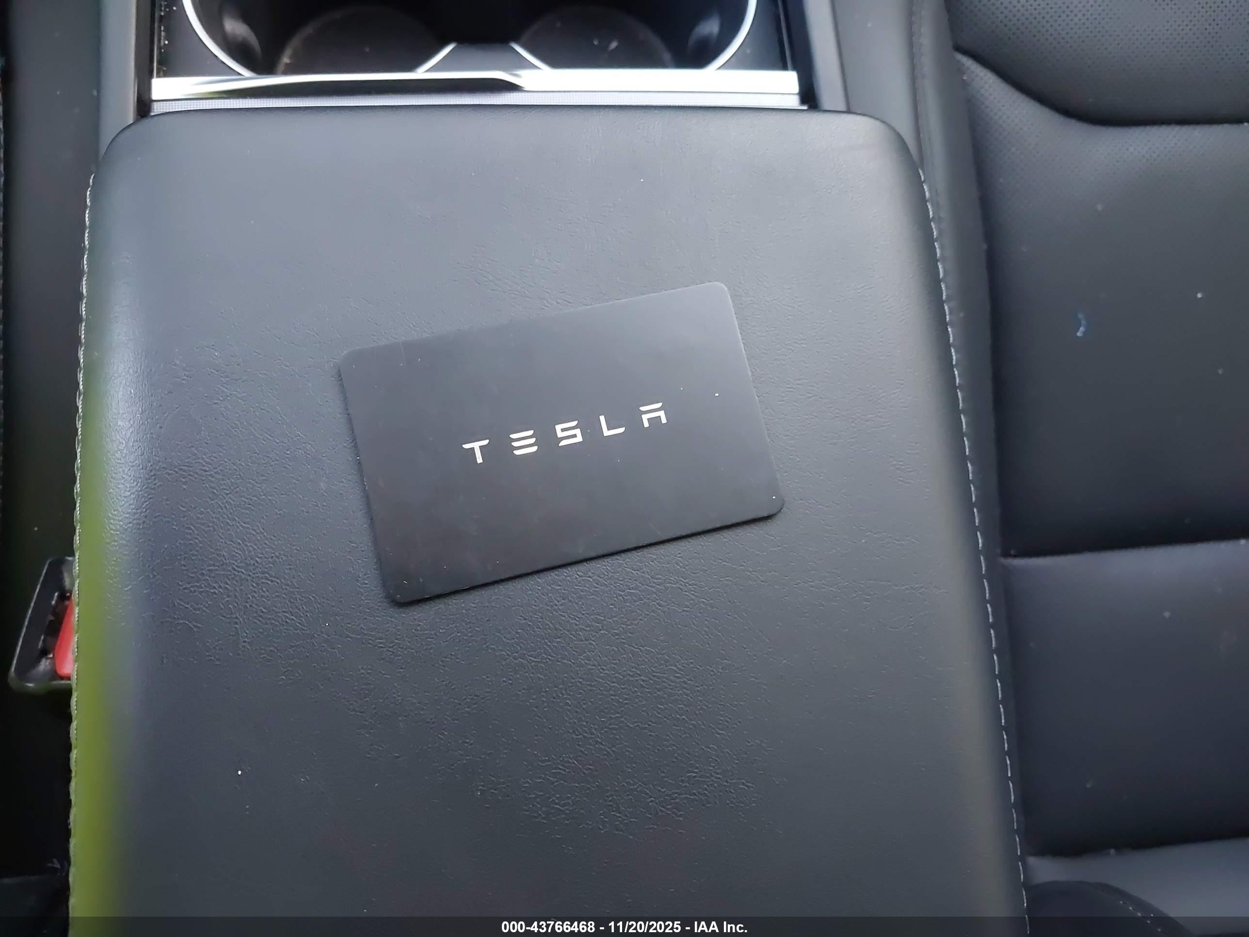 TESLA MODEL image 11