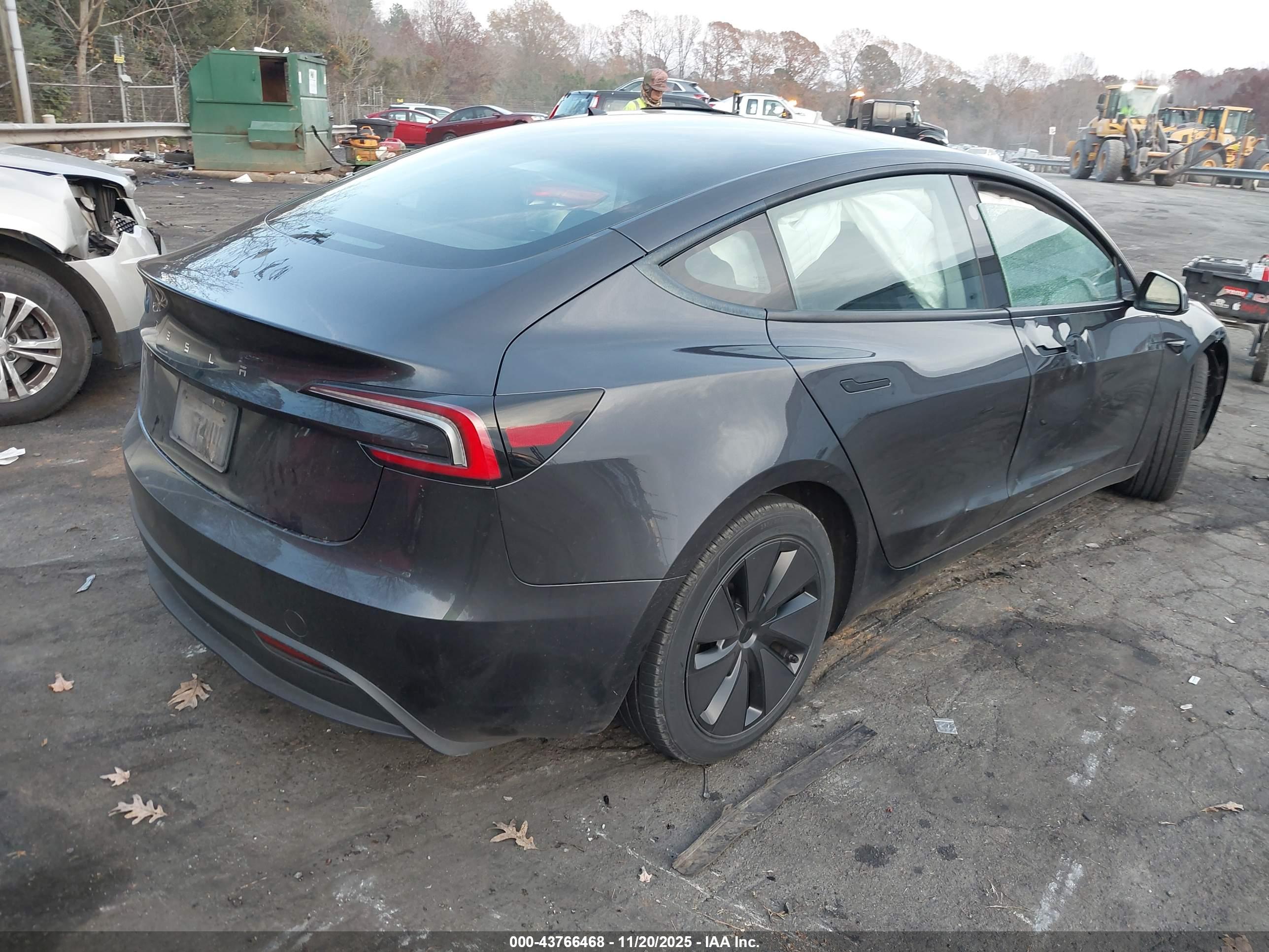 TESLA MODEL image 4