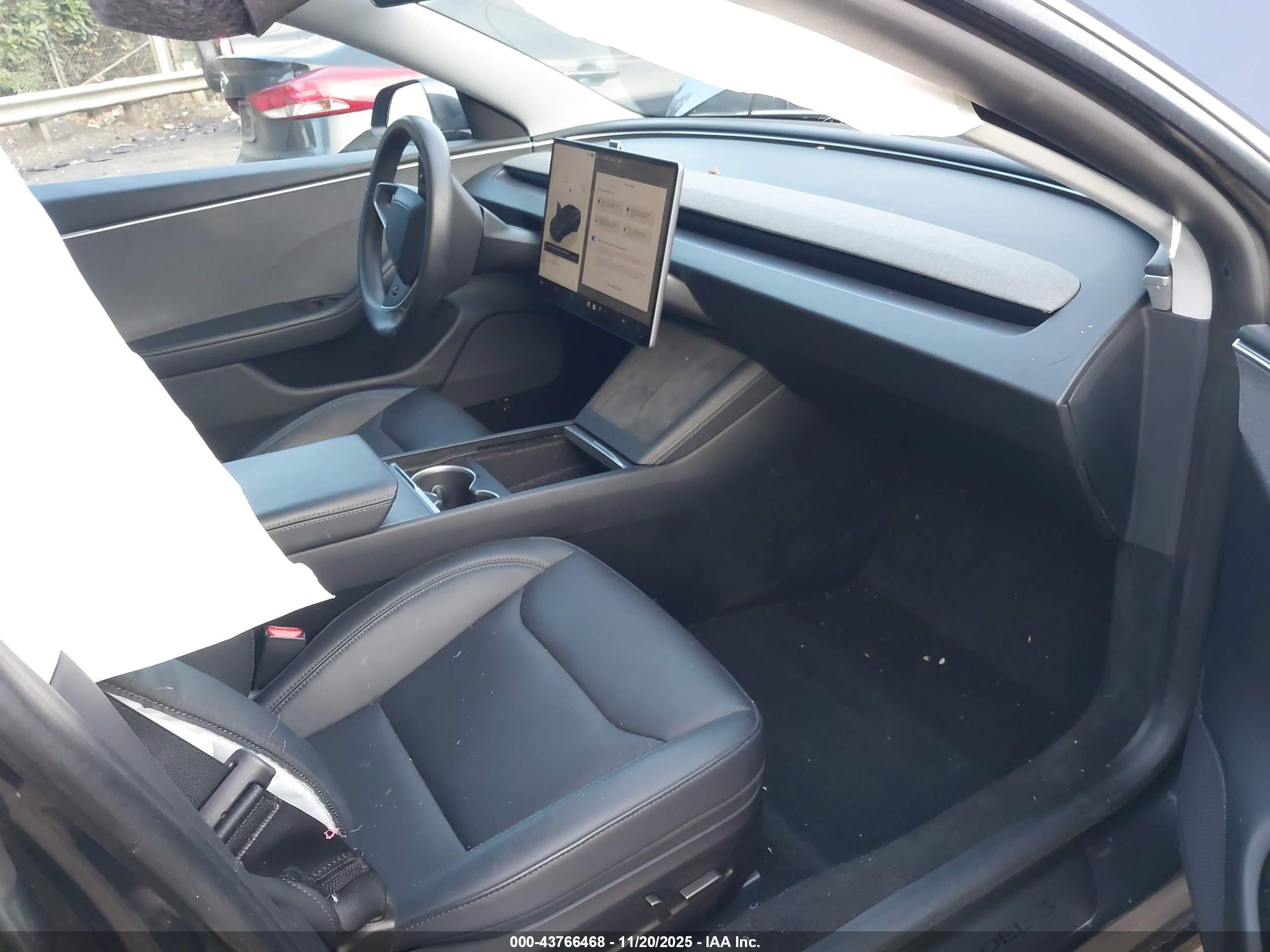 TESLA MODEL image 5