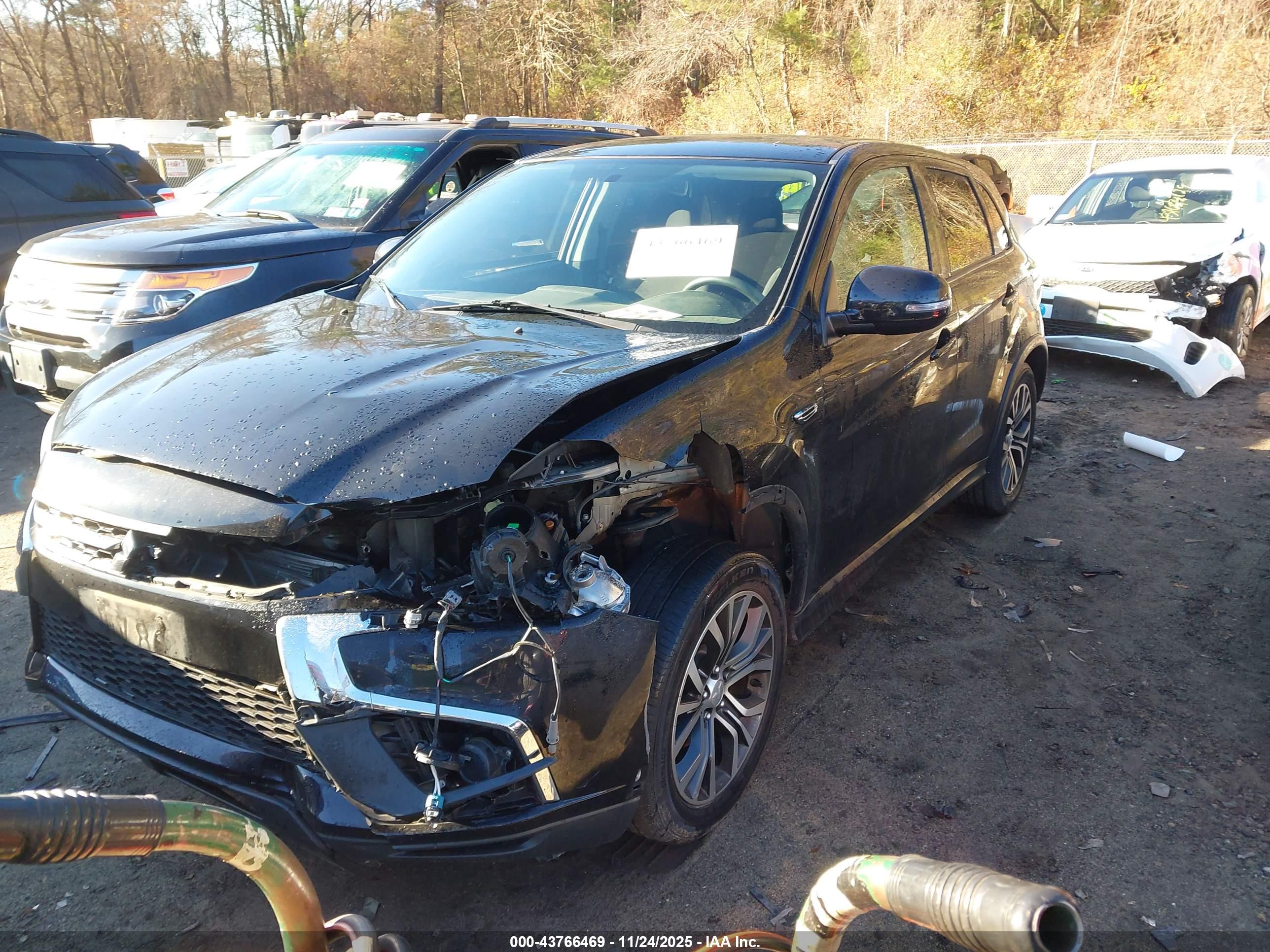 MITSUBISHI OUTLANDER image 2