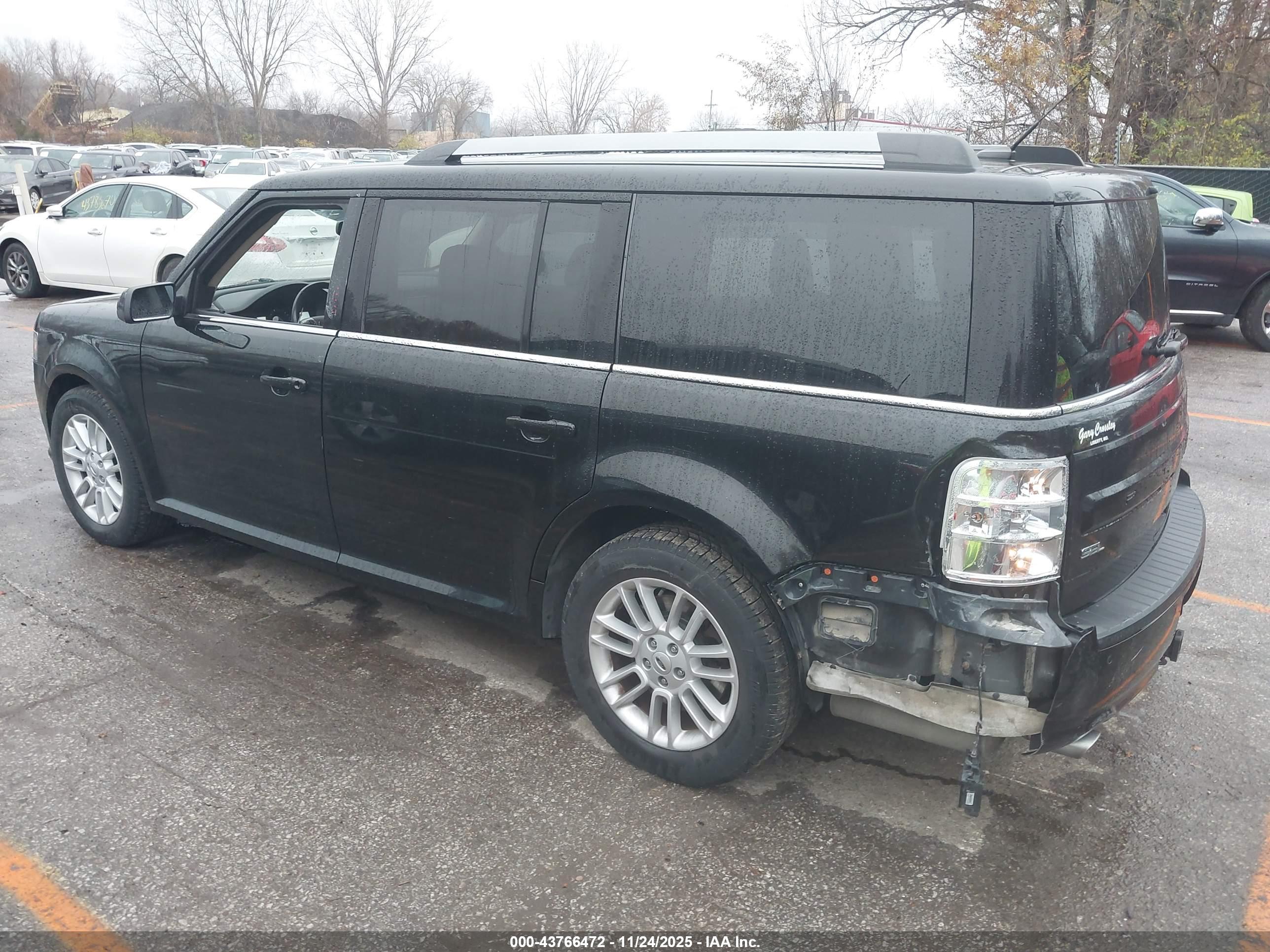 FORD FLEX image 3