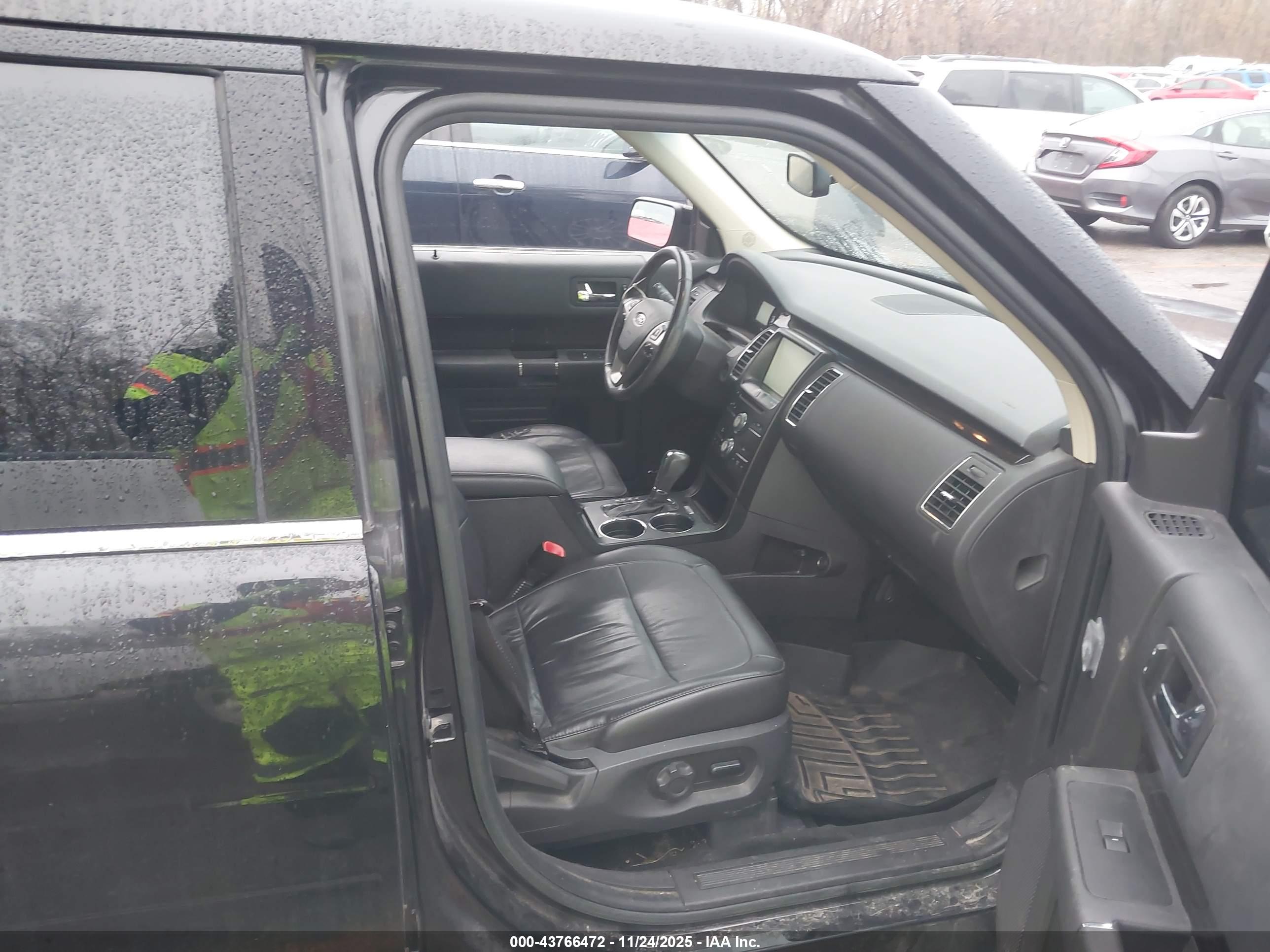 FORD FLEX image 5