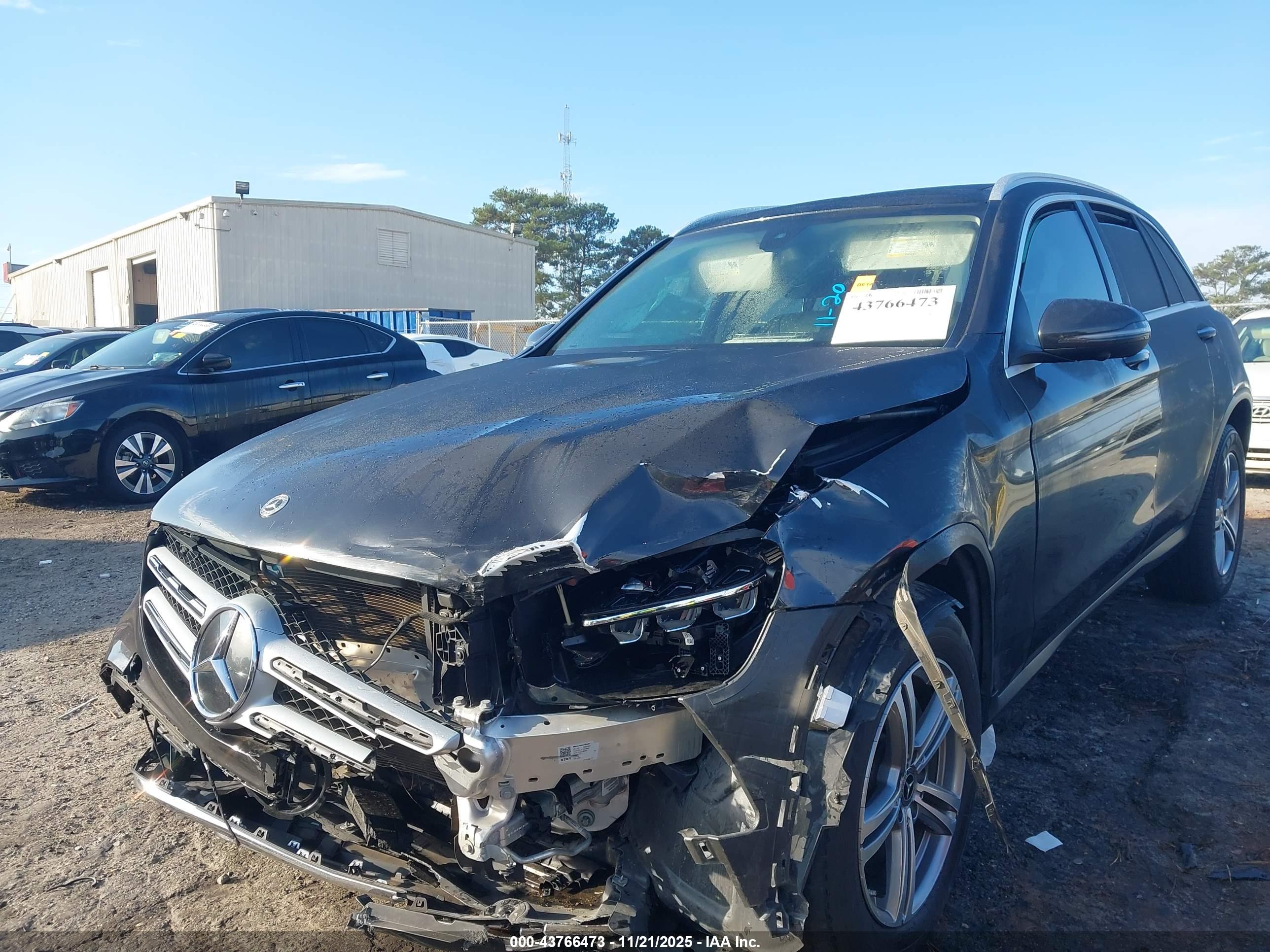 MERCEDES-BENZ GLC image 6