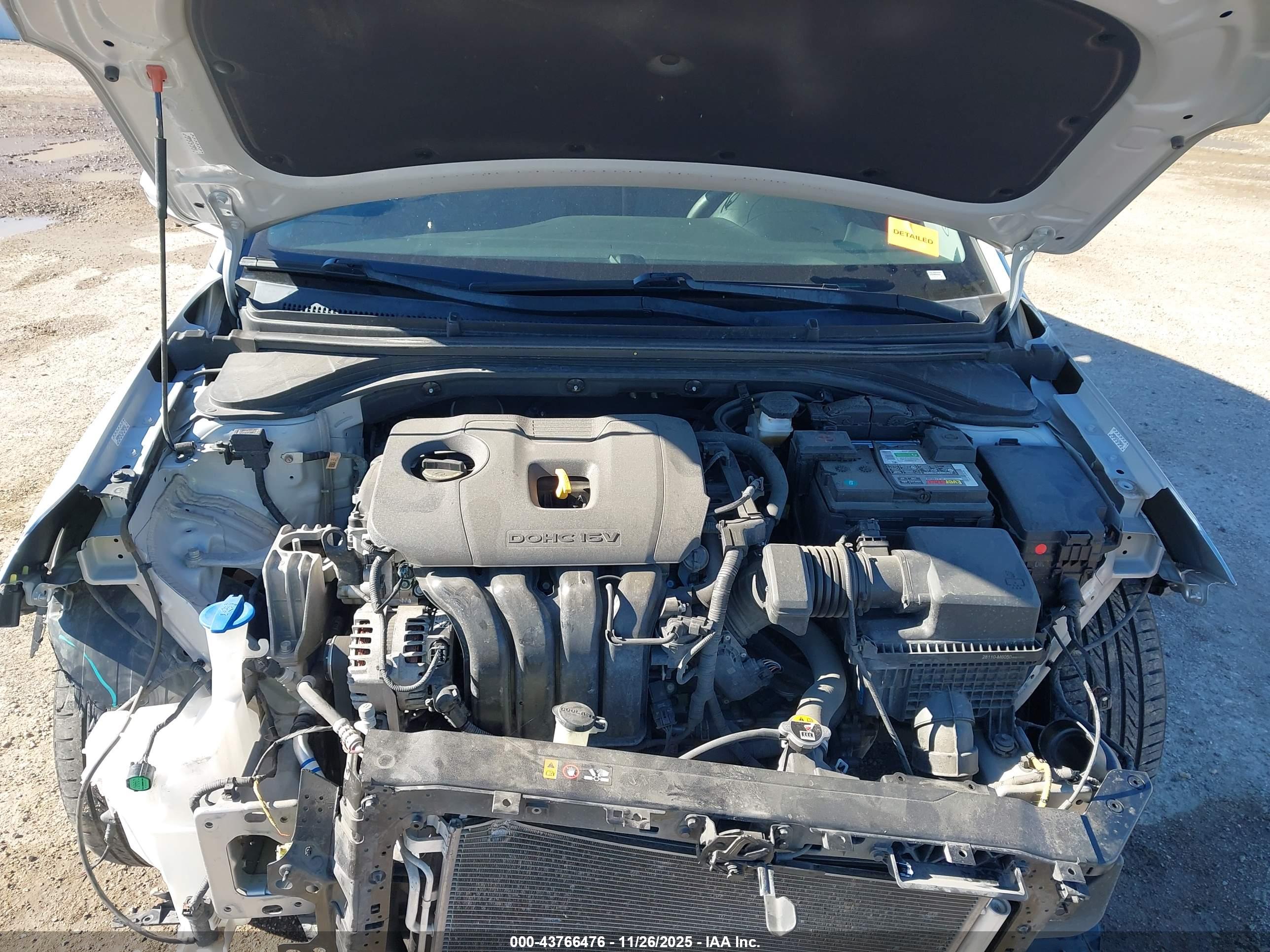 HYUNDAI ELANTRA image 10