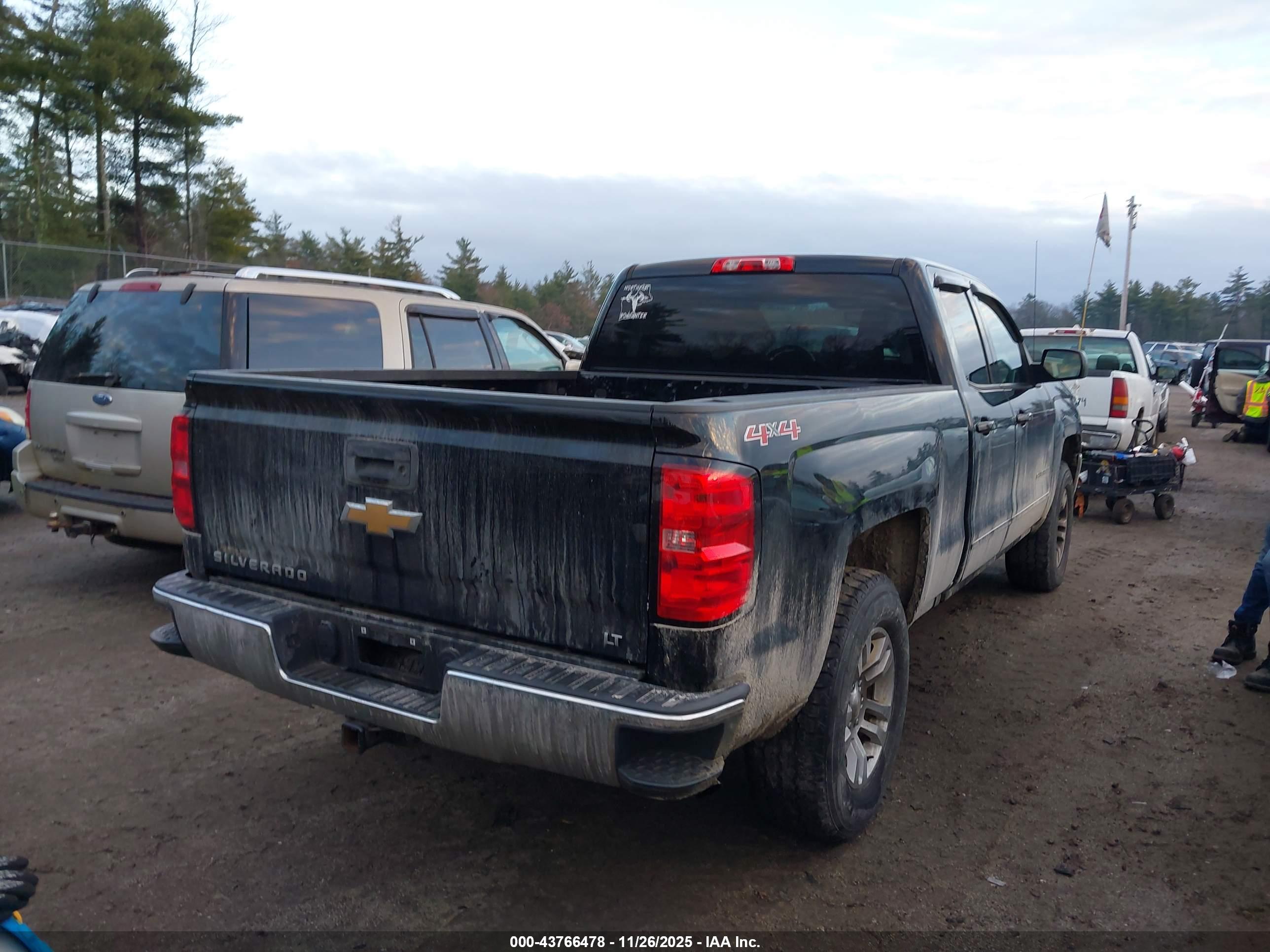 CHEVROLET SILVERADO image 4
