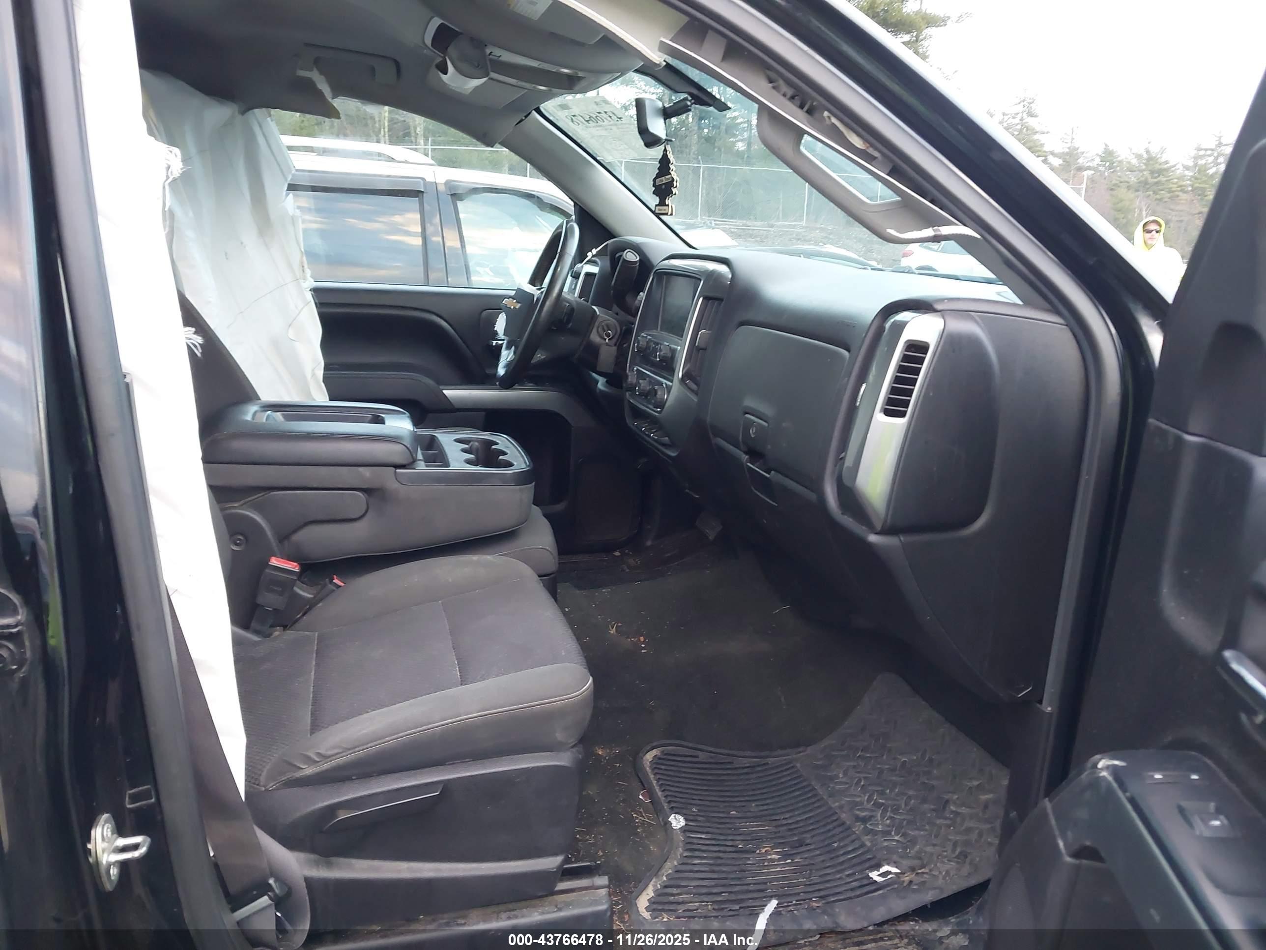 CHEVROLET SILVERADO image 5