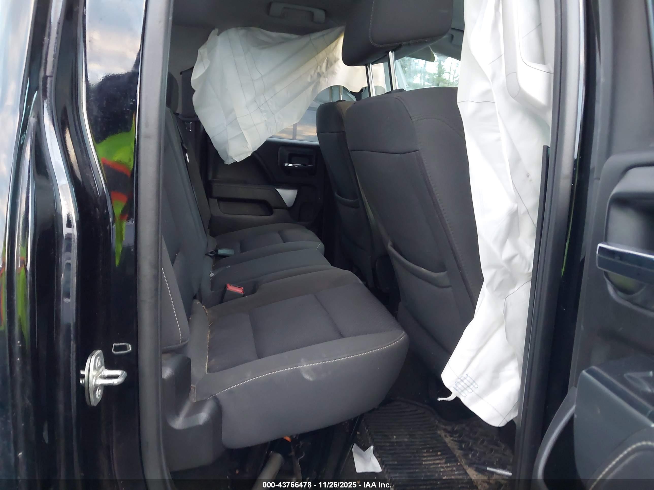 CHEVROLET SILVERADO image 8