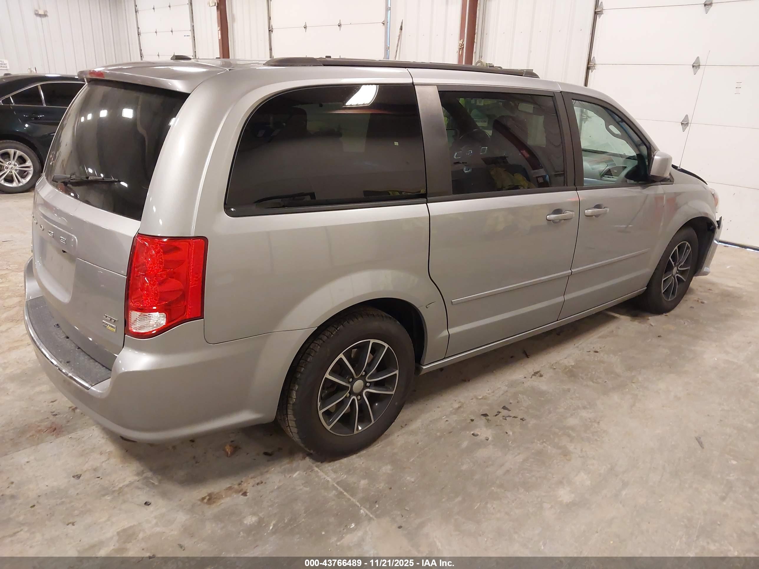 DODGE GRAND image 4