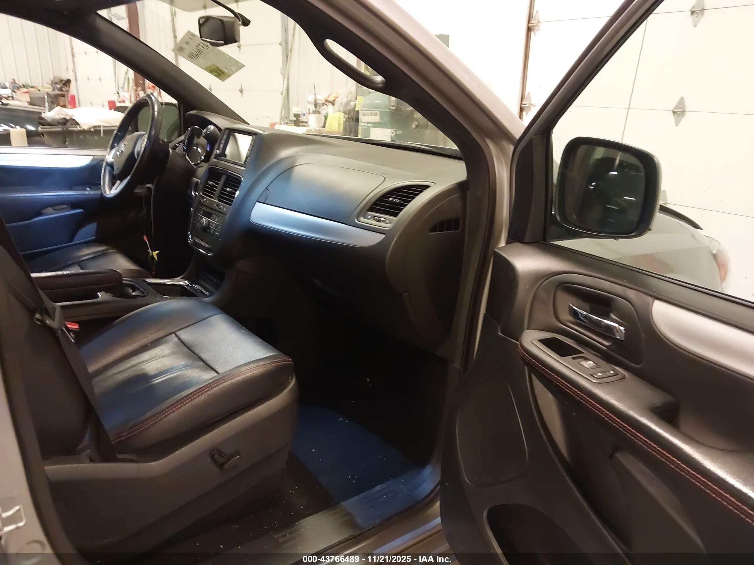 DODGE GRAND image 5