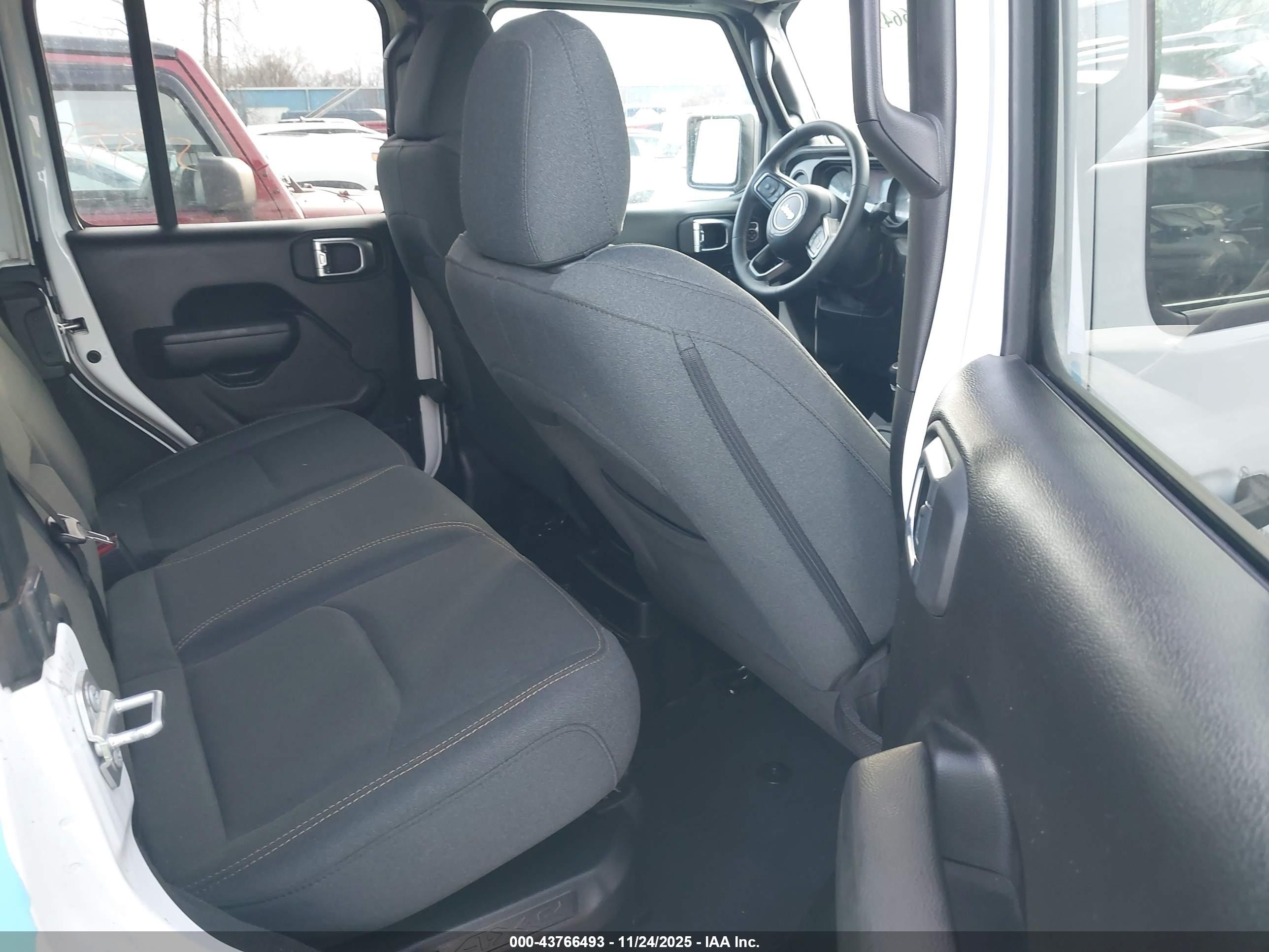 JEEP WRANGLER image 8