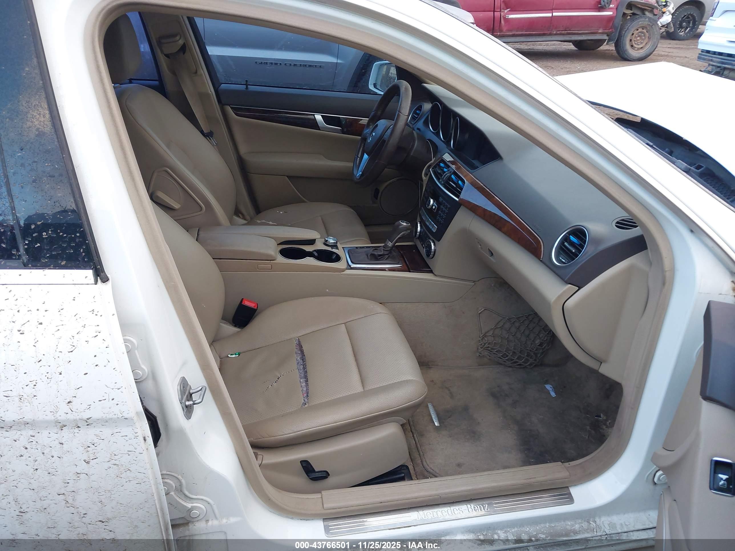 MERCEDES-BENZ C image 5