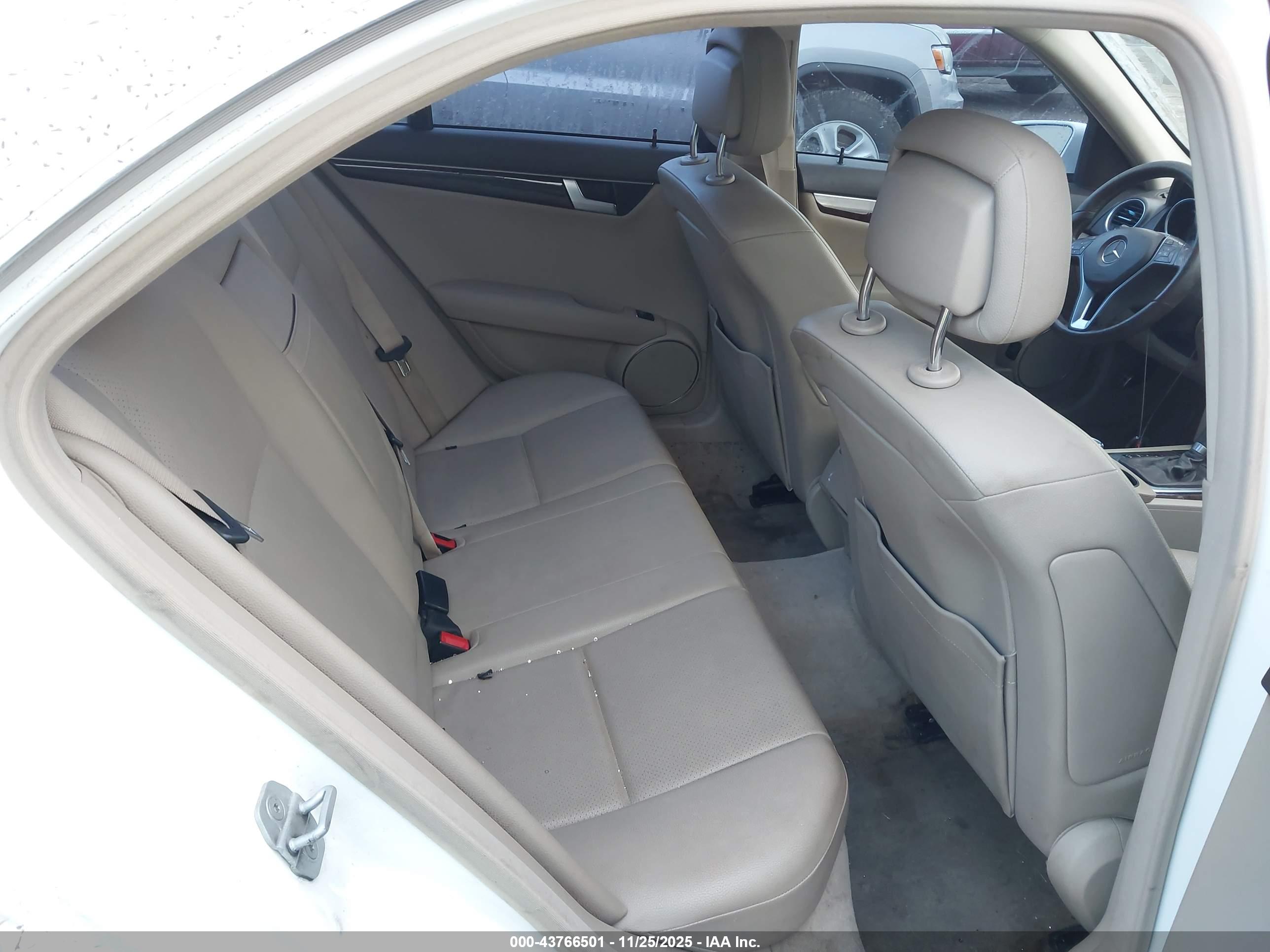 MERCEDES-BENZ C image 8