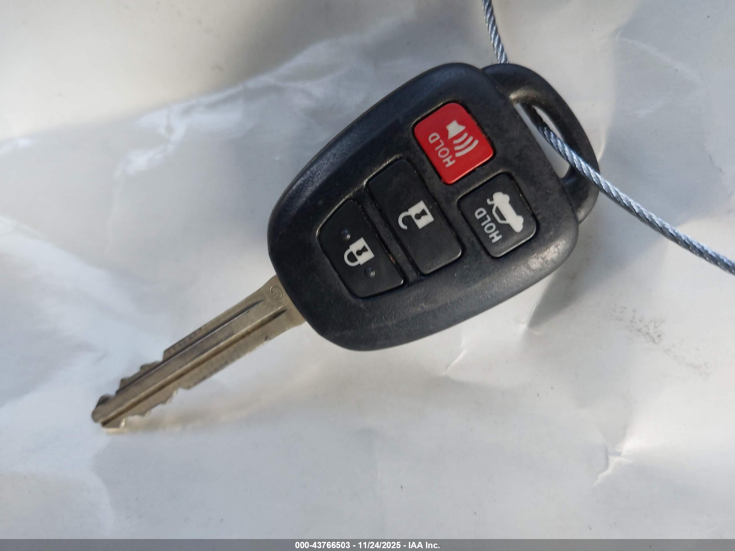TOYOTA CAMRY image 11