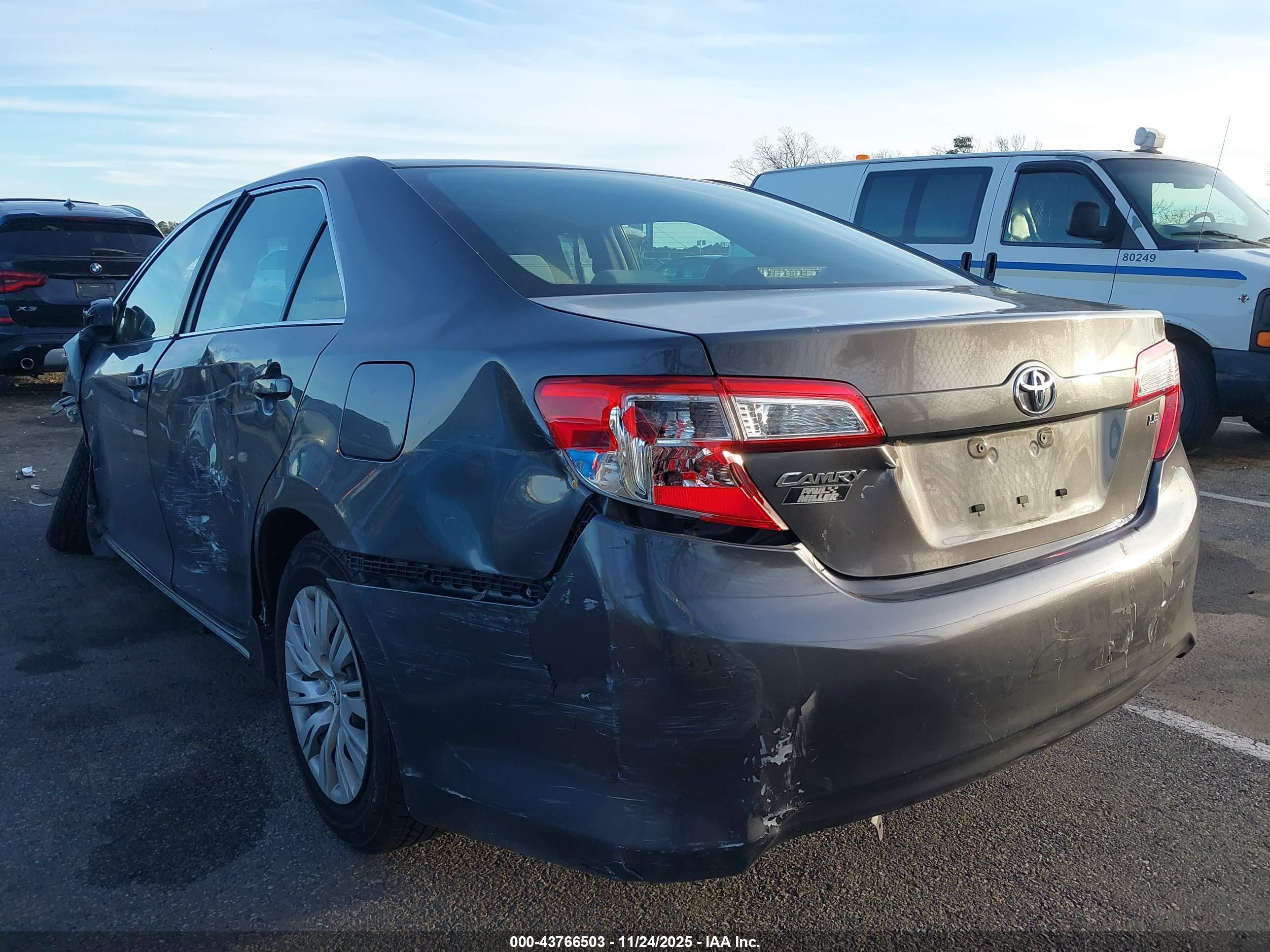 TOYOTA CAMRY image 3