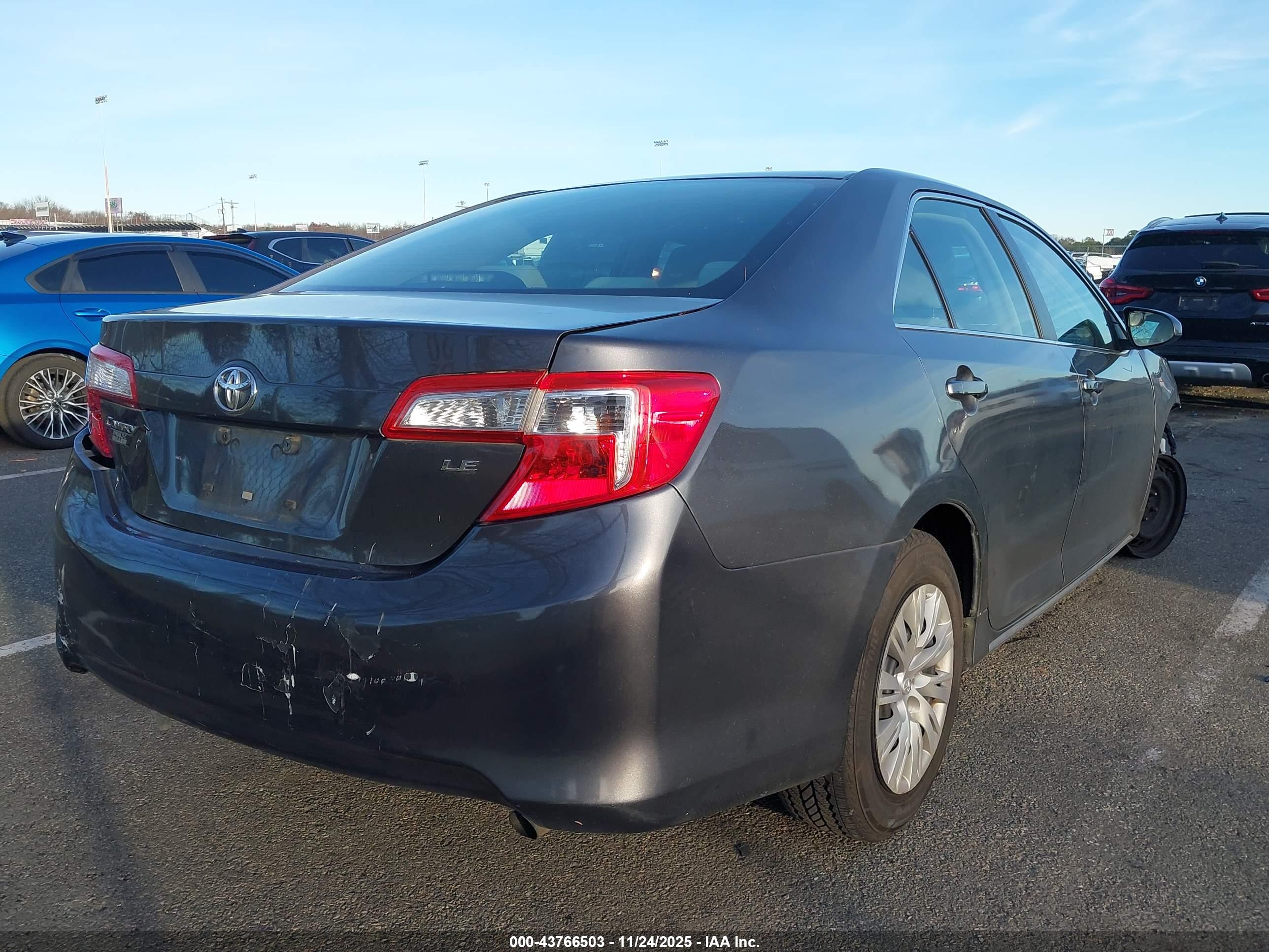 TOYOTA CAMRY image 4