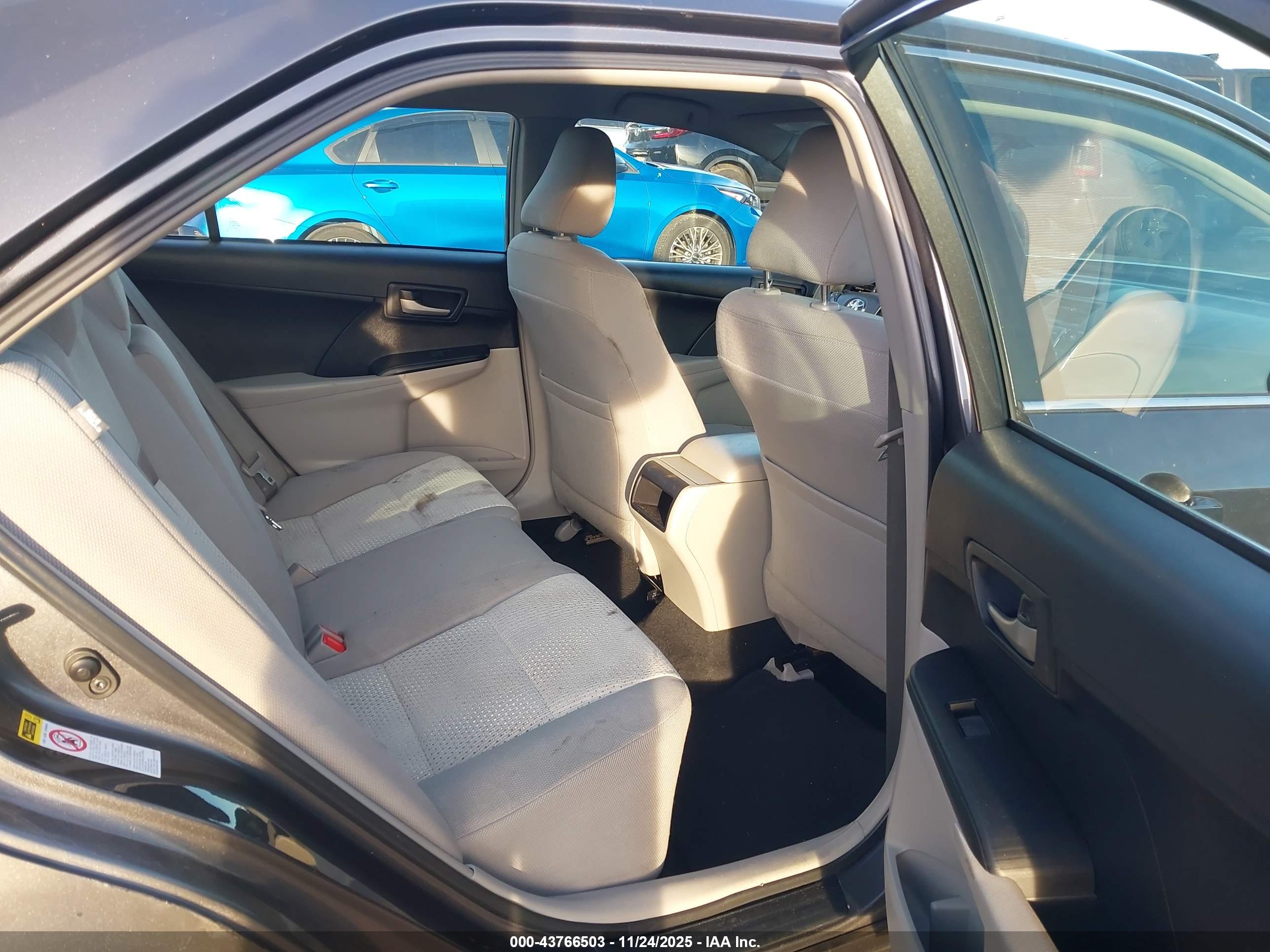 TOYOTA CAMRY image 8