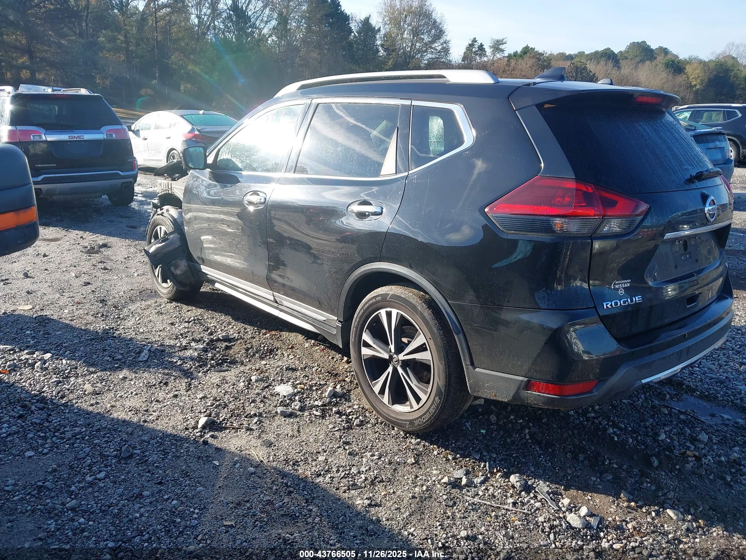 NISSAN ROGUE image 3