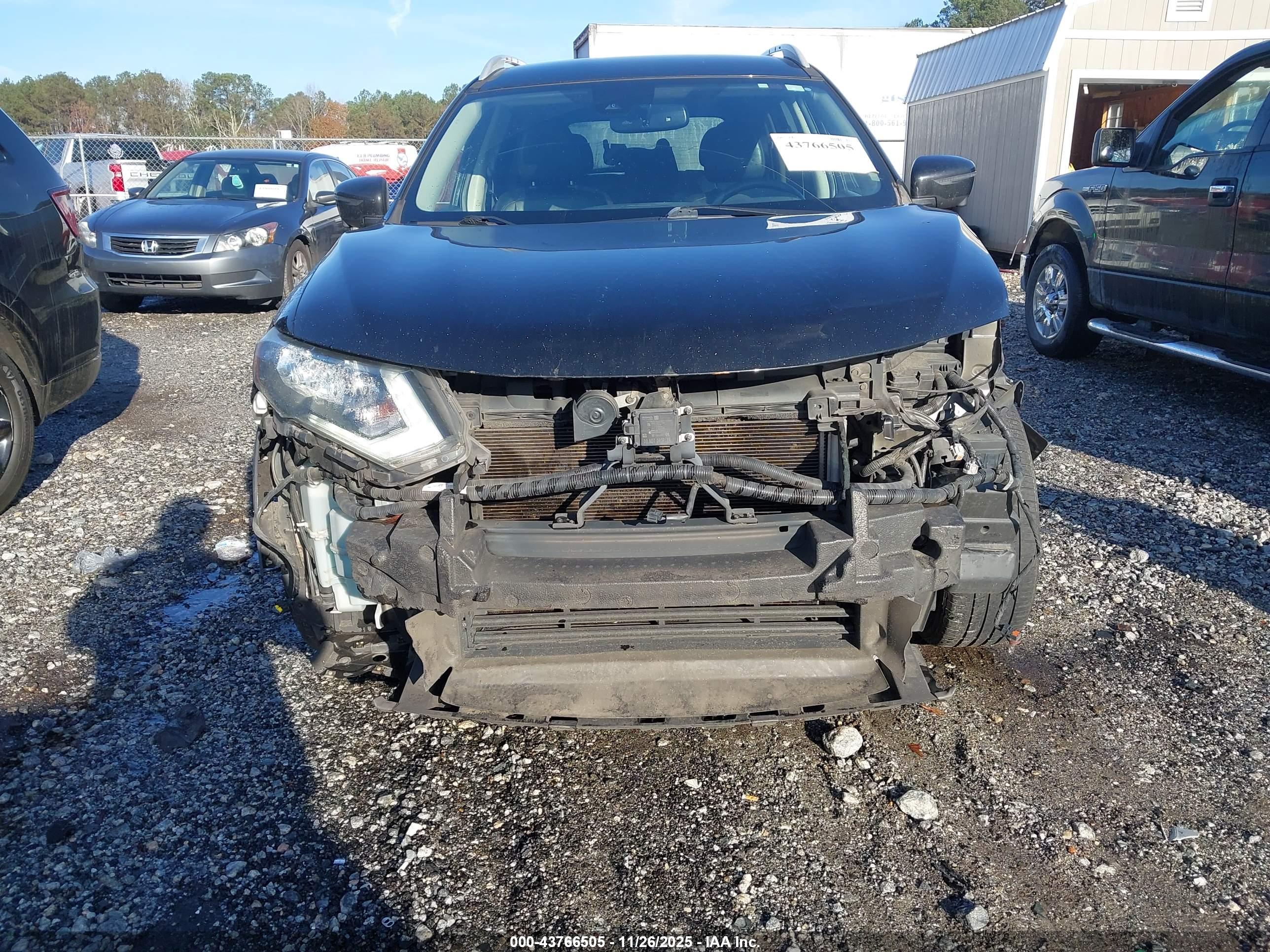 NISSAN ROGUE image 6