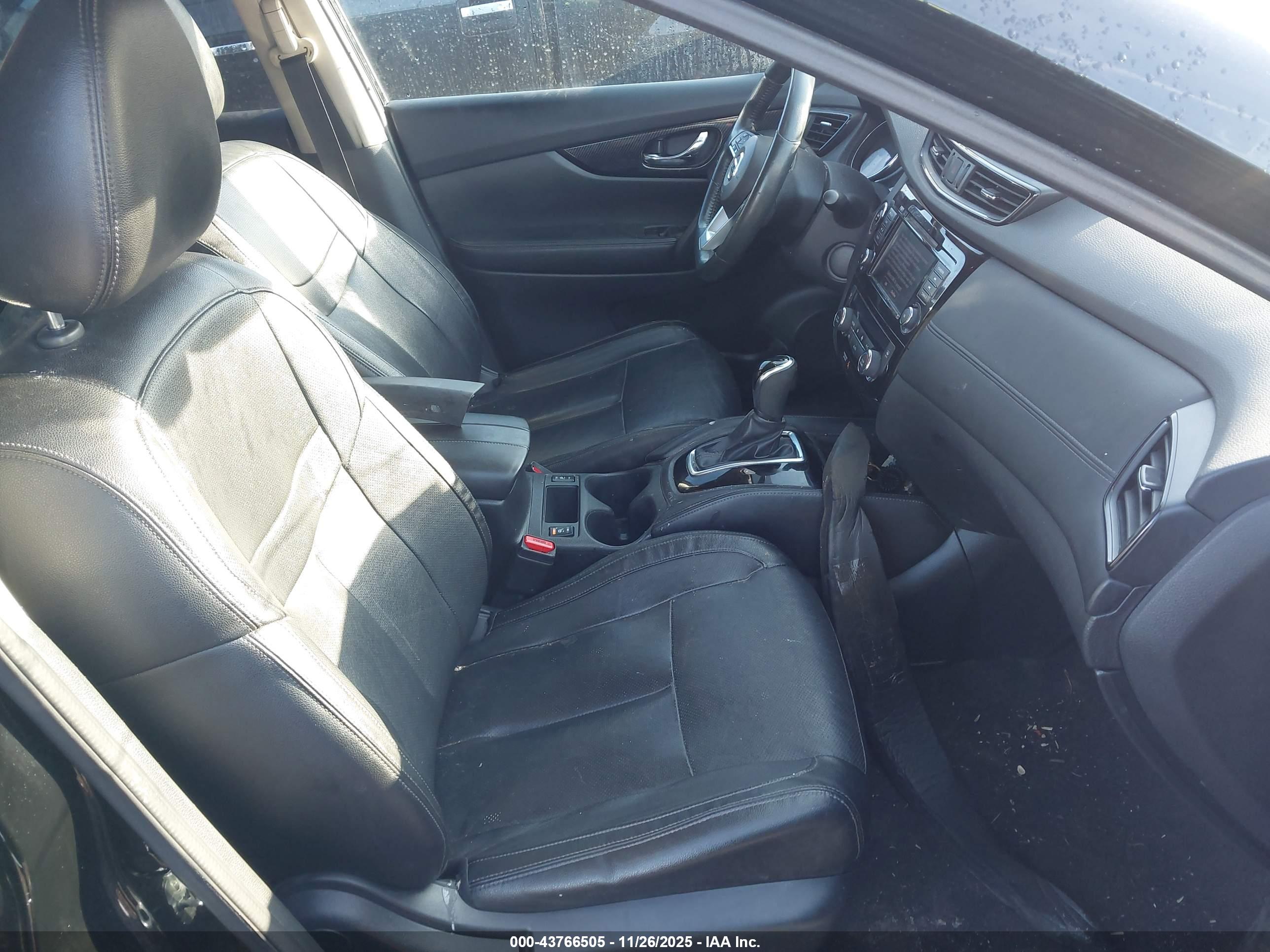 NISSAN ROGUE image 8