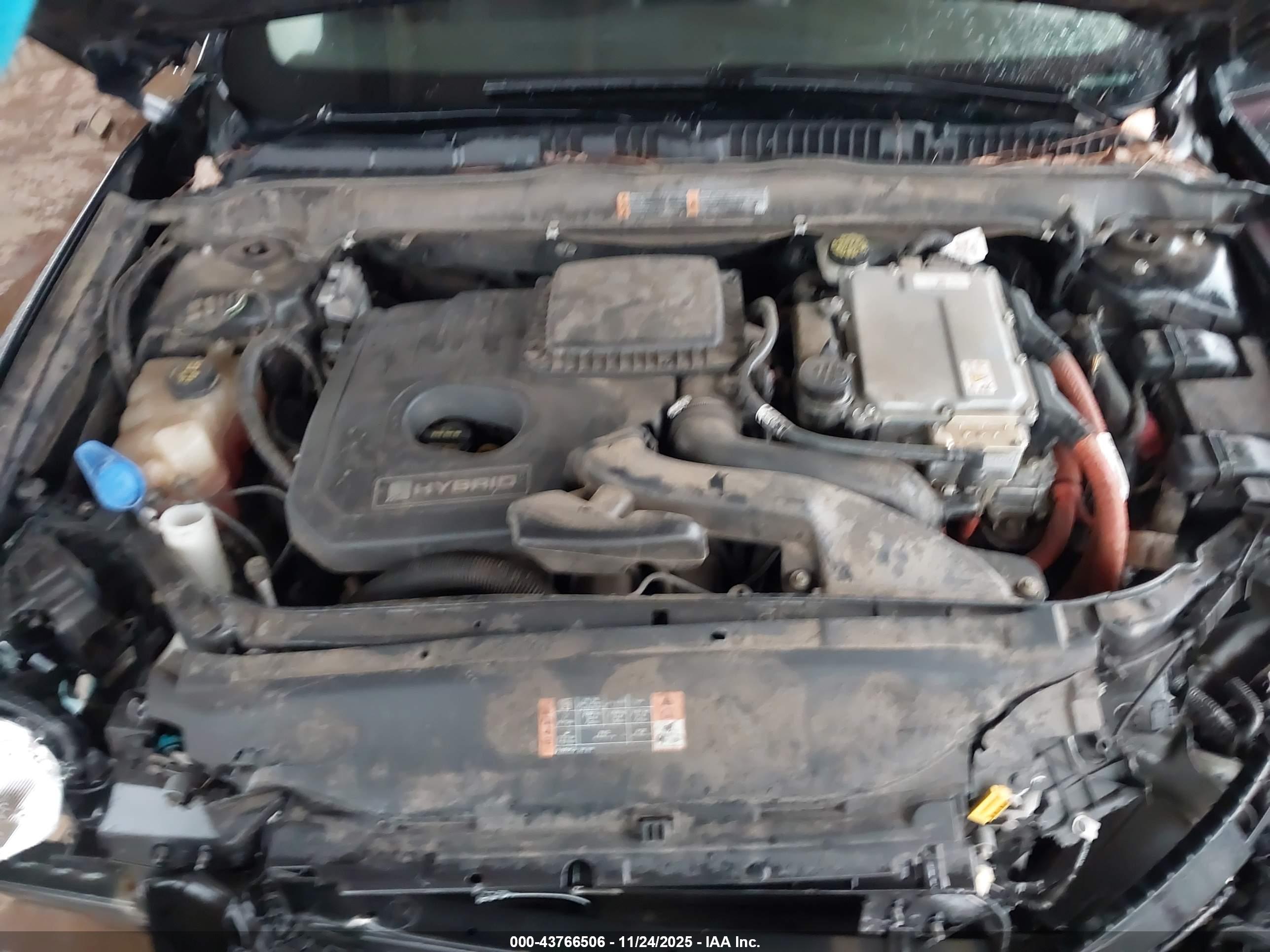 FORD FUSION image 10