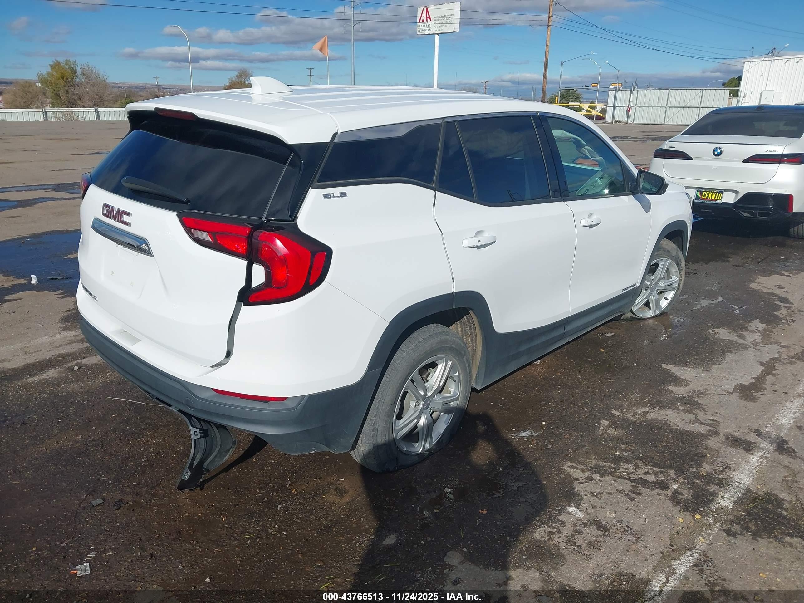 GMC TERRAIN image 4