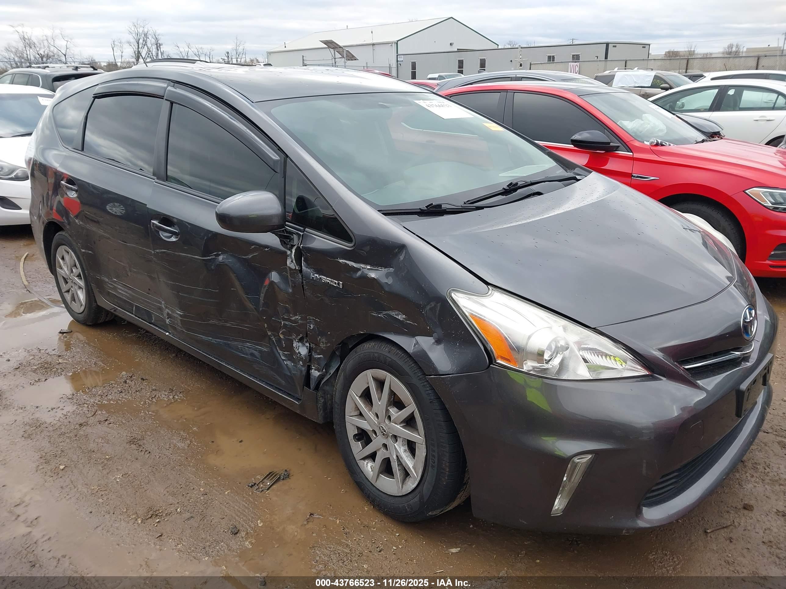 TOYOTA PRIUS image 6