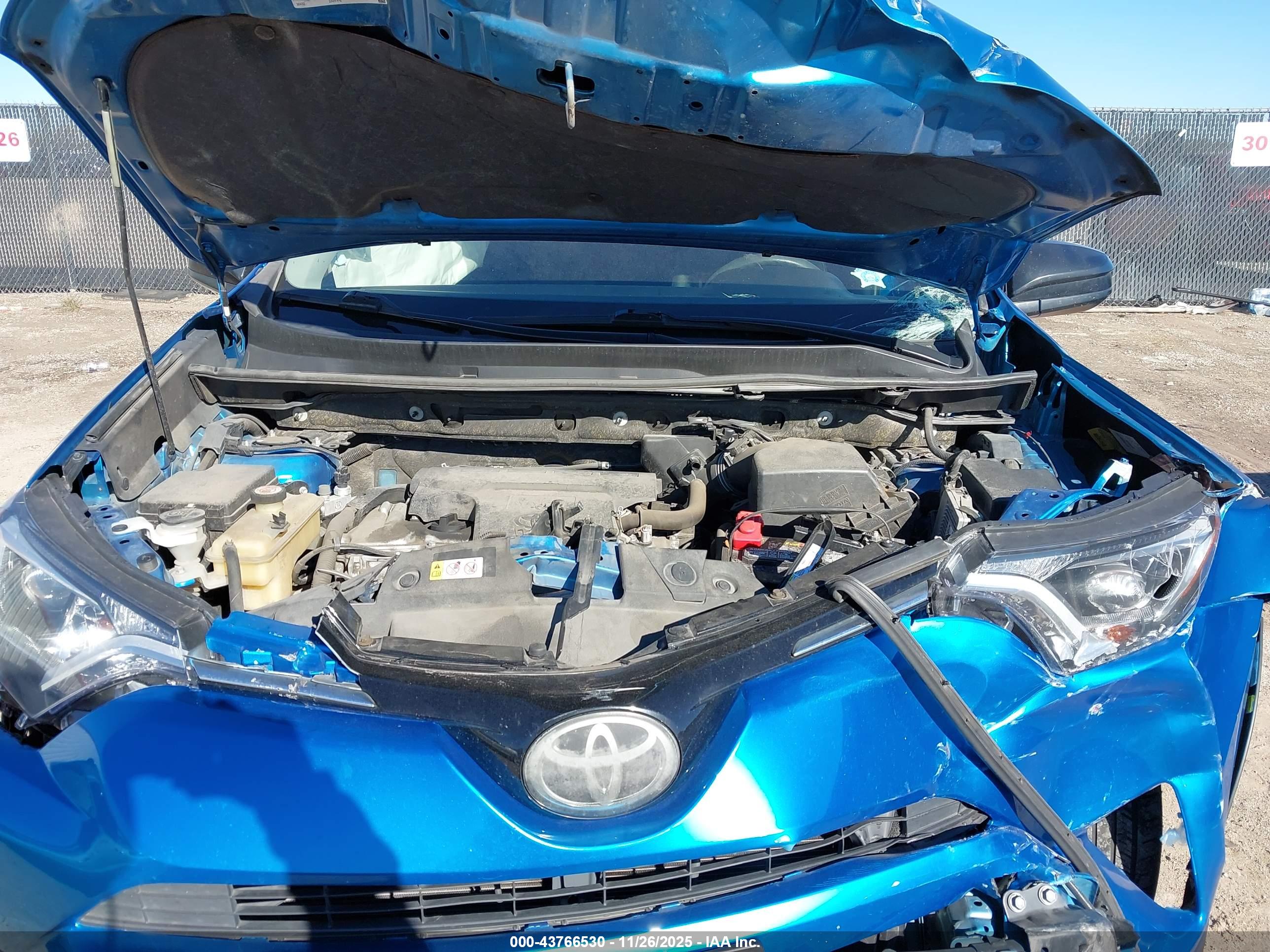TOYOTA RAV4 image 10