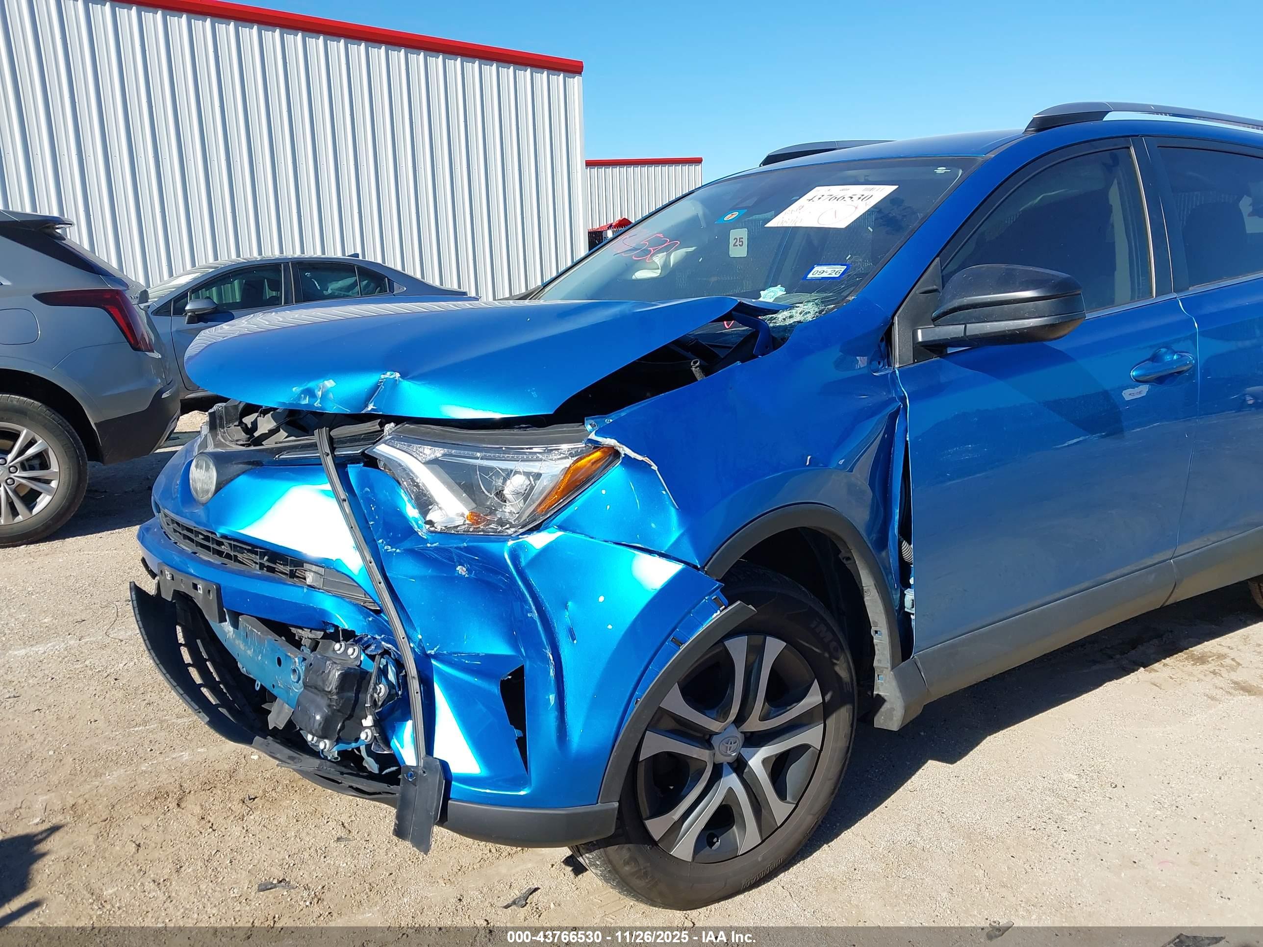 TOYOTA RAV4 image 6