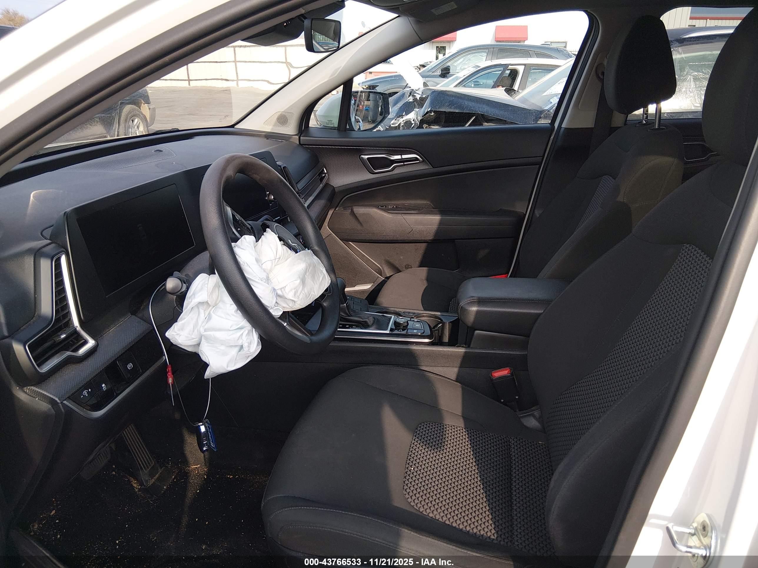 KIA SPORTAGE image 5