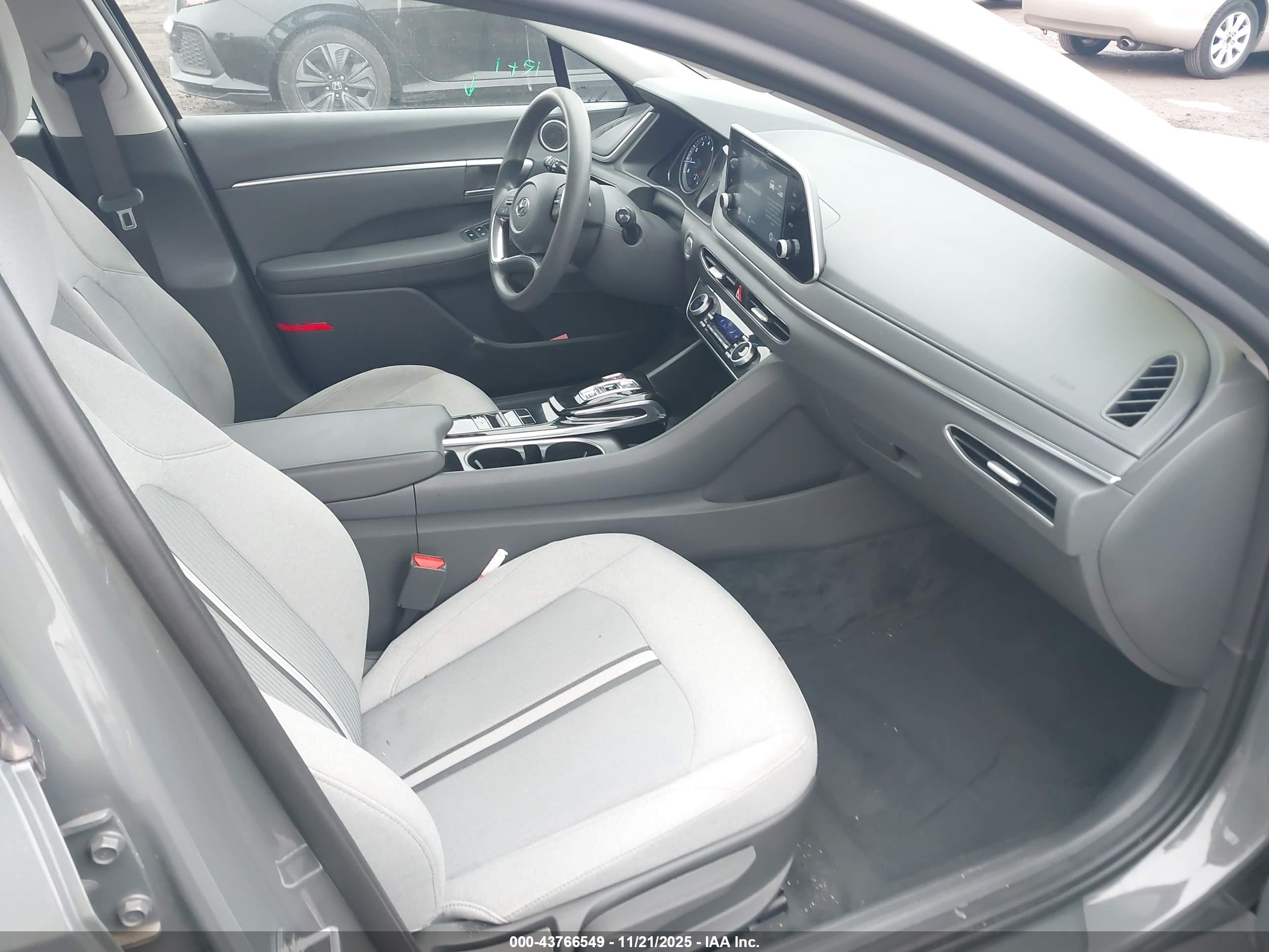 HYUNDAI SONATA image 5