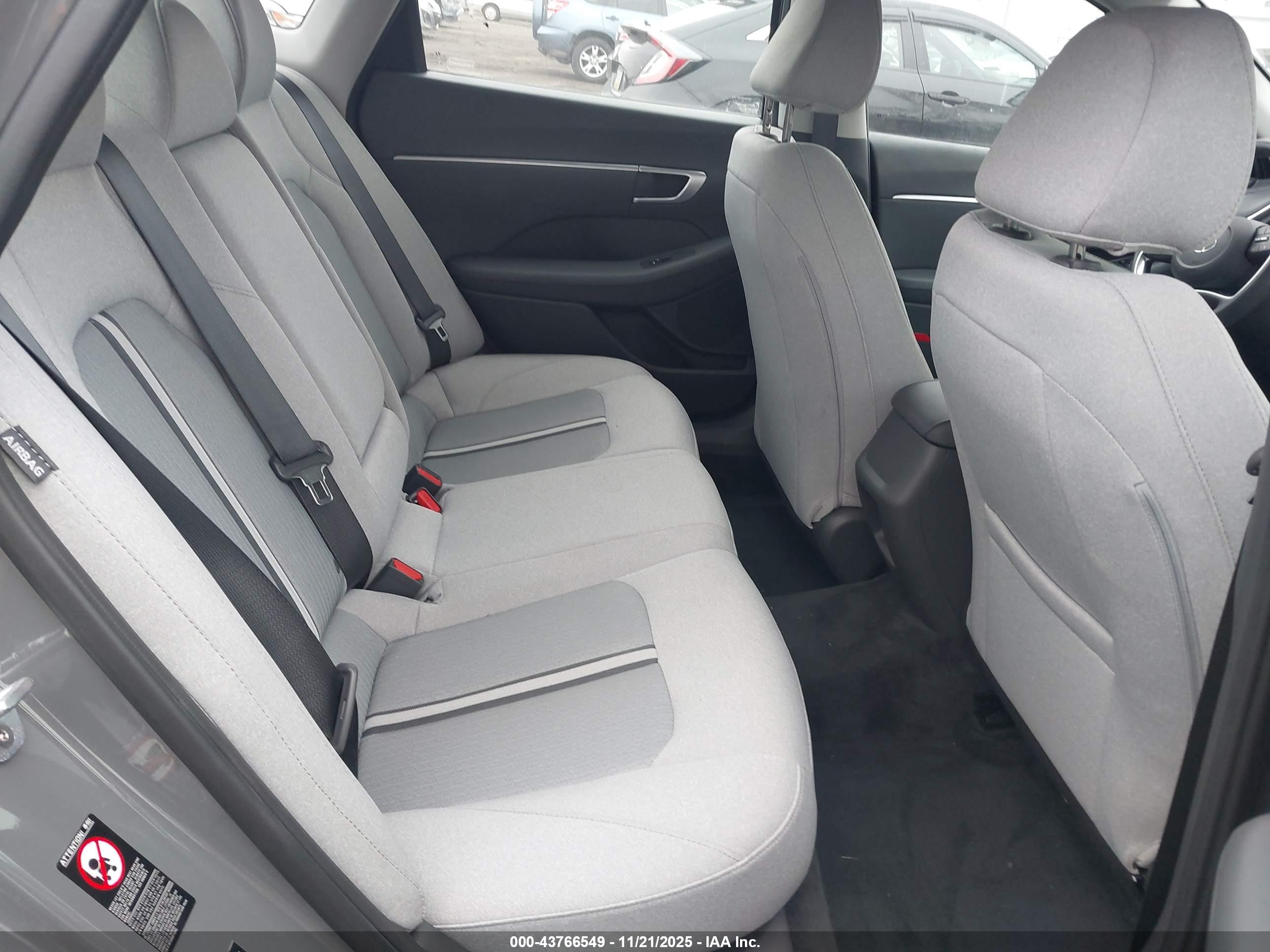HYUNDAI SONATA image 8