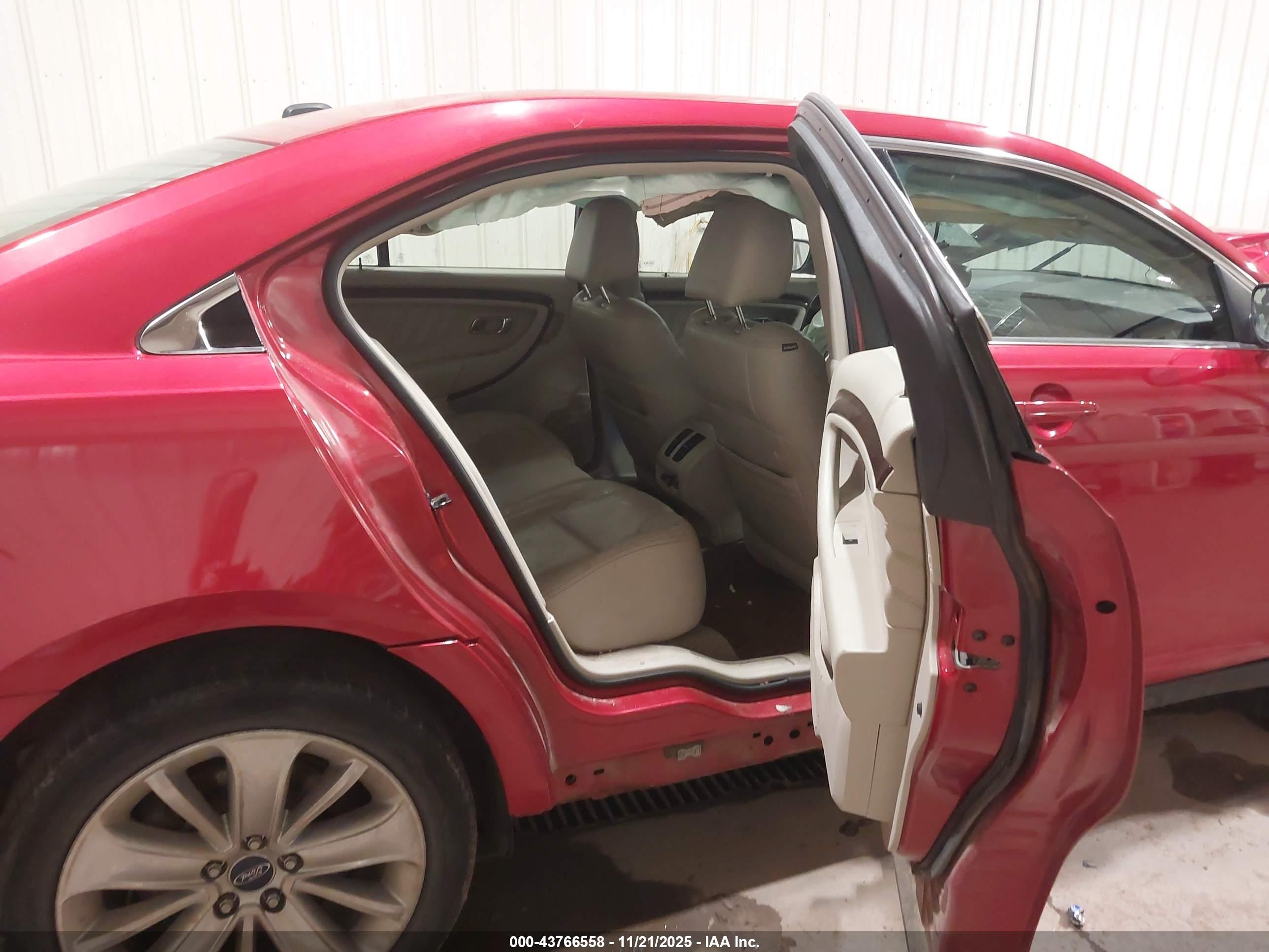 FORD TAURUS image 8