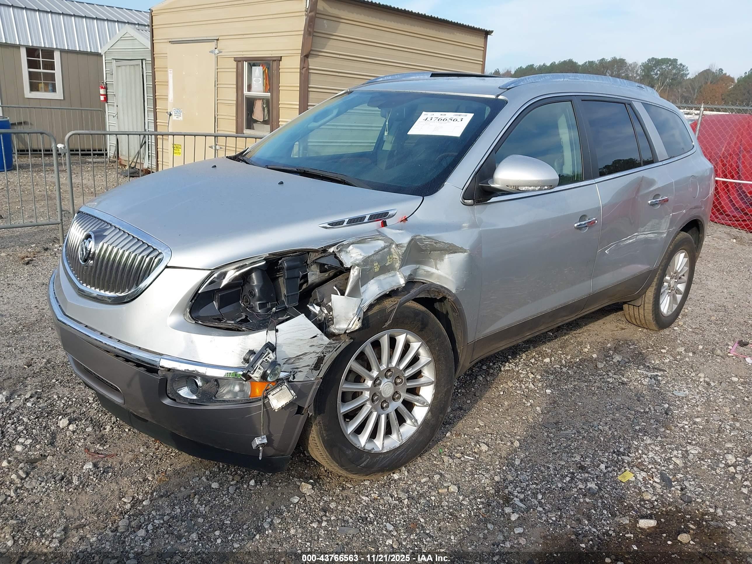 BUICK ENCLAVE image 2