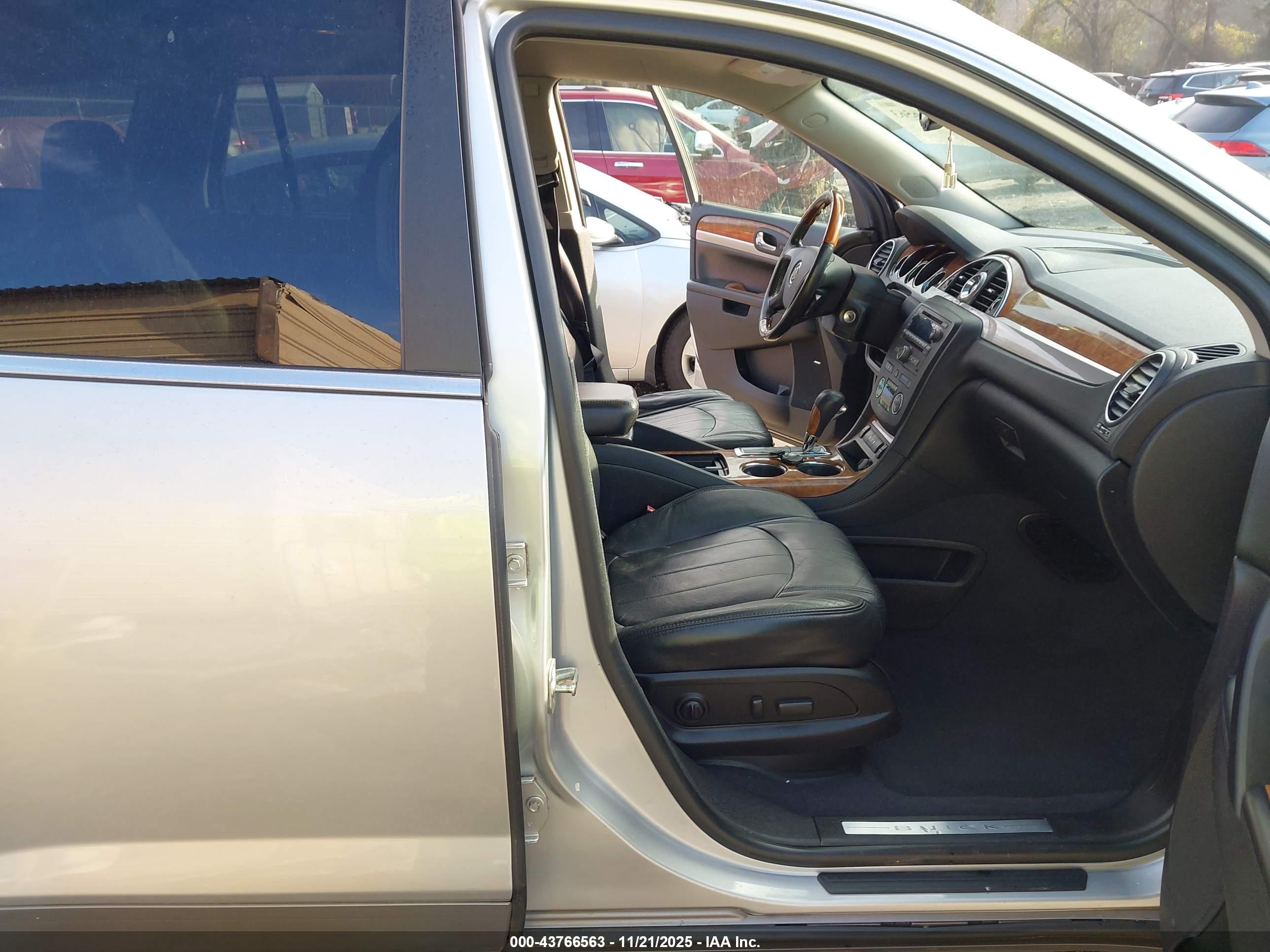 BUICK ENCLAVE image 5