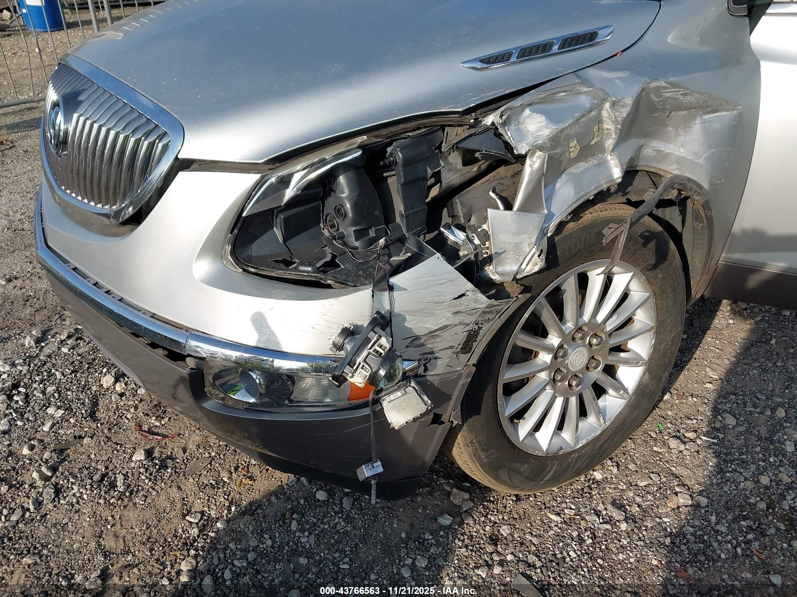 BUICK ENCLAVE image 6