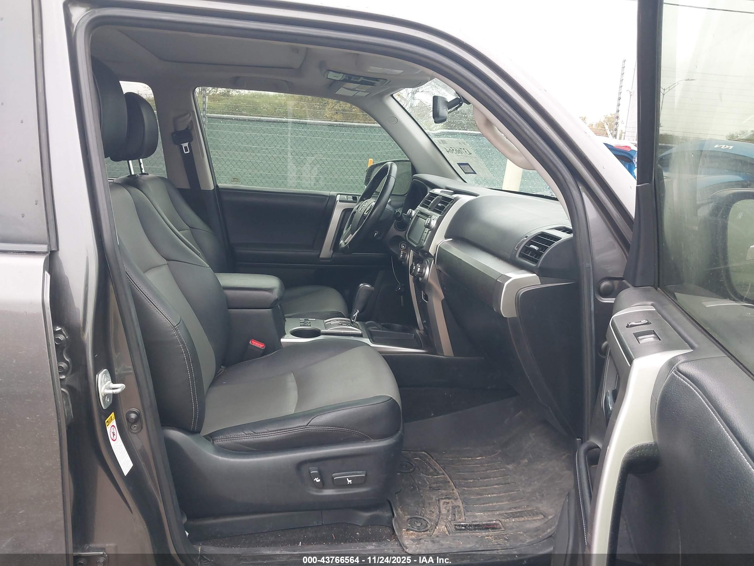 TOYOTA 4RUNNER image 5