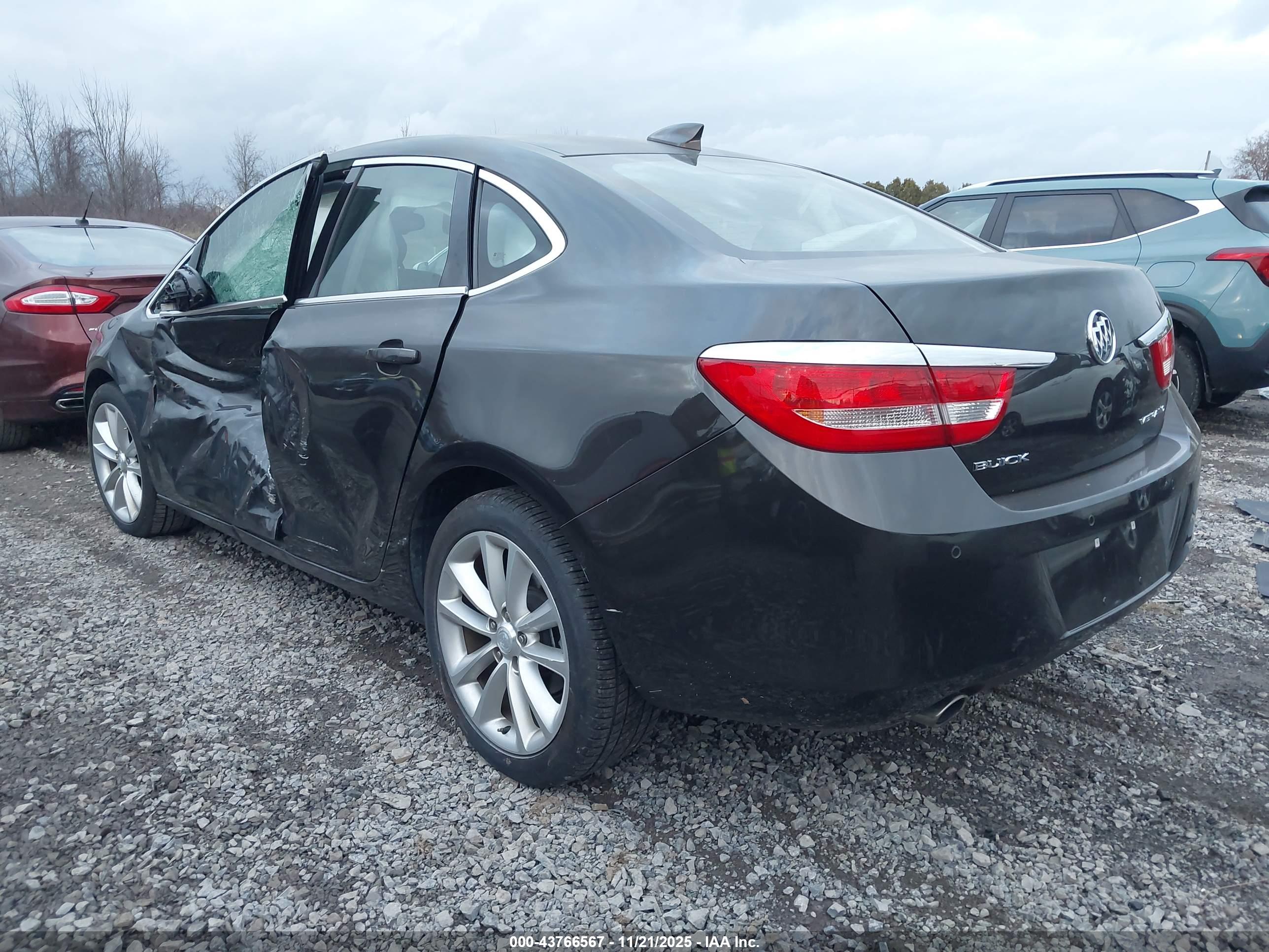 BUICK VERANO image 3