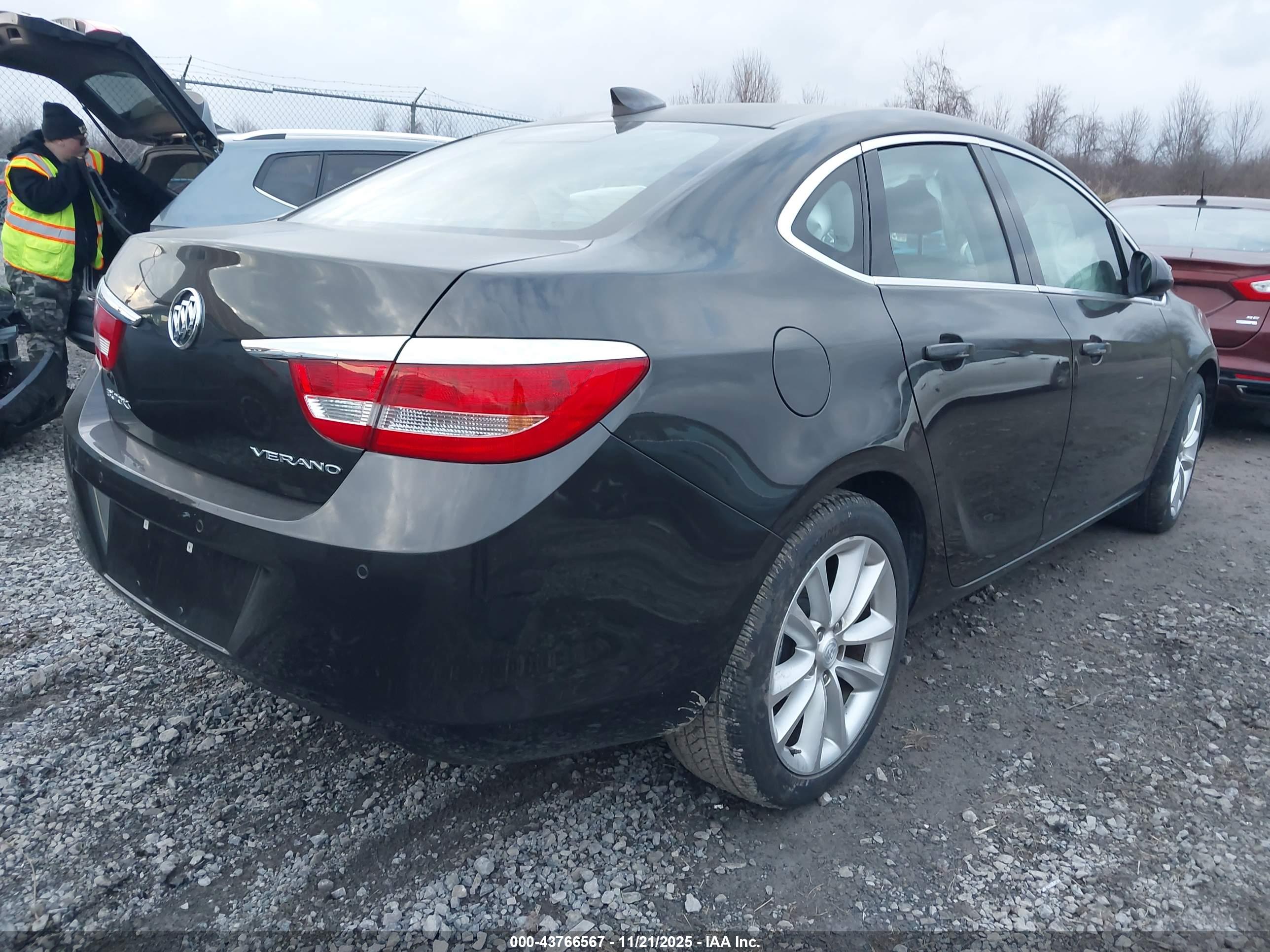 BUICK VERANO image 4