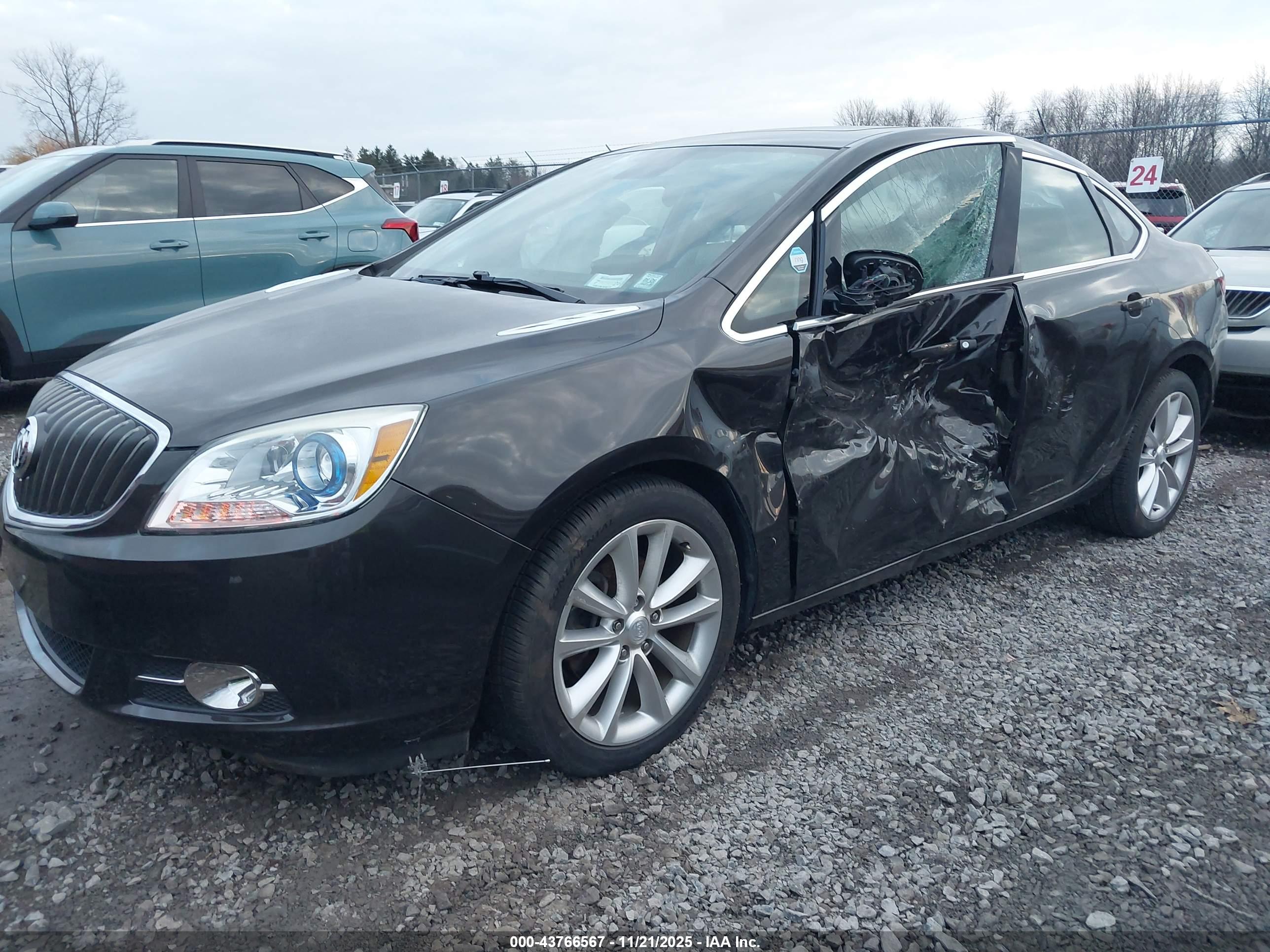 BUICK VERANO image 6