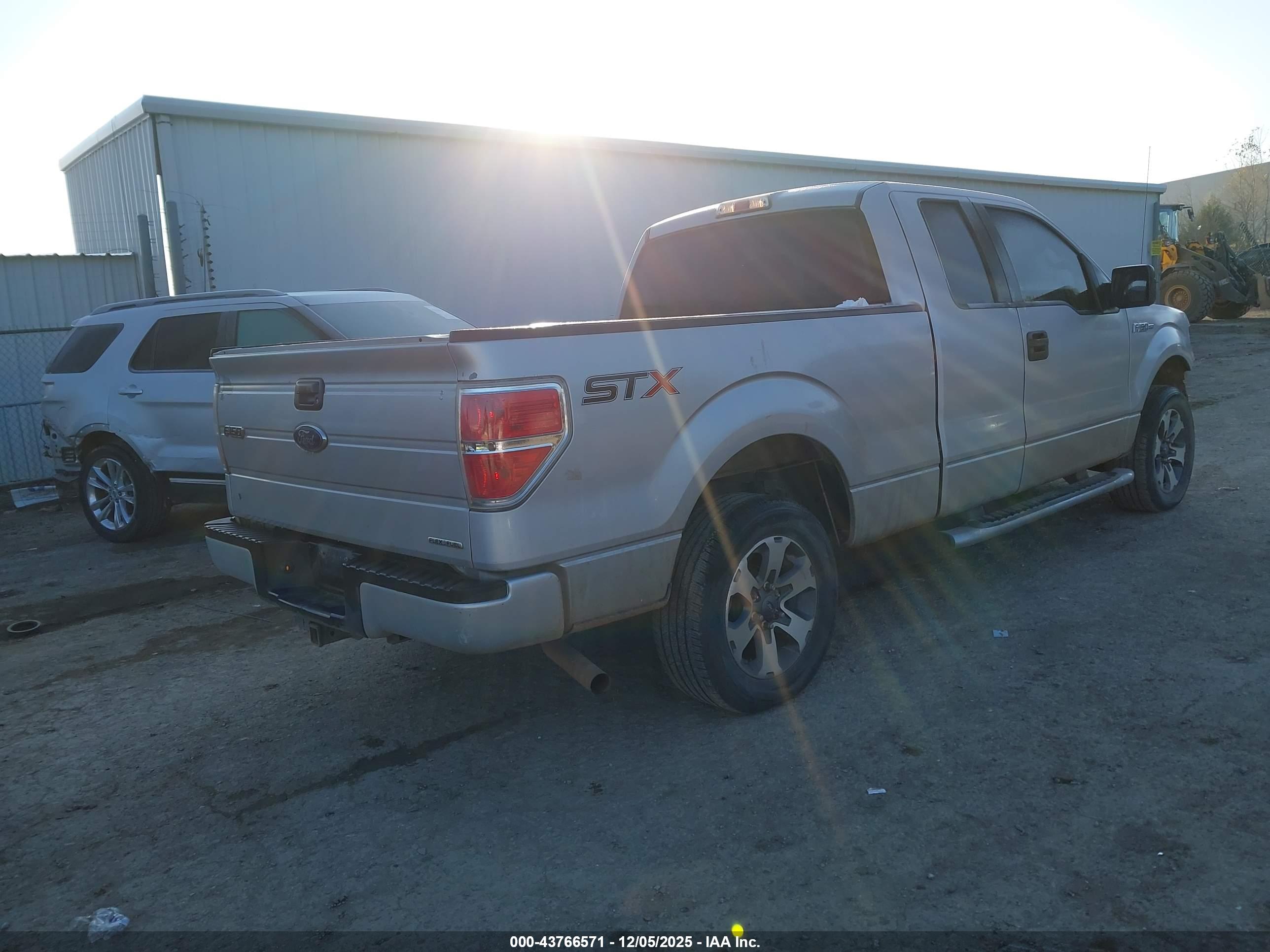 FORD F-150 image 4